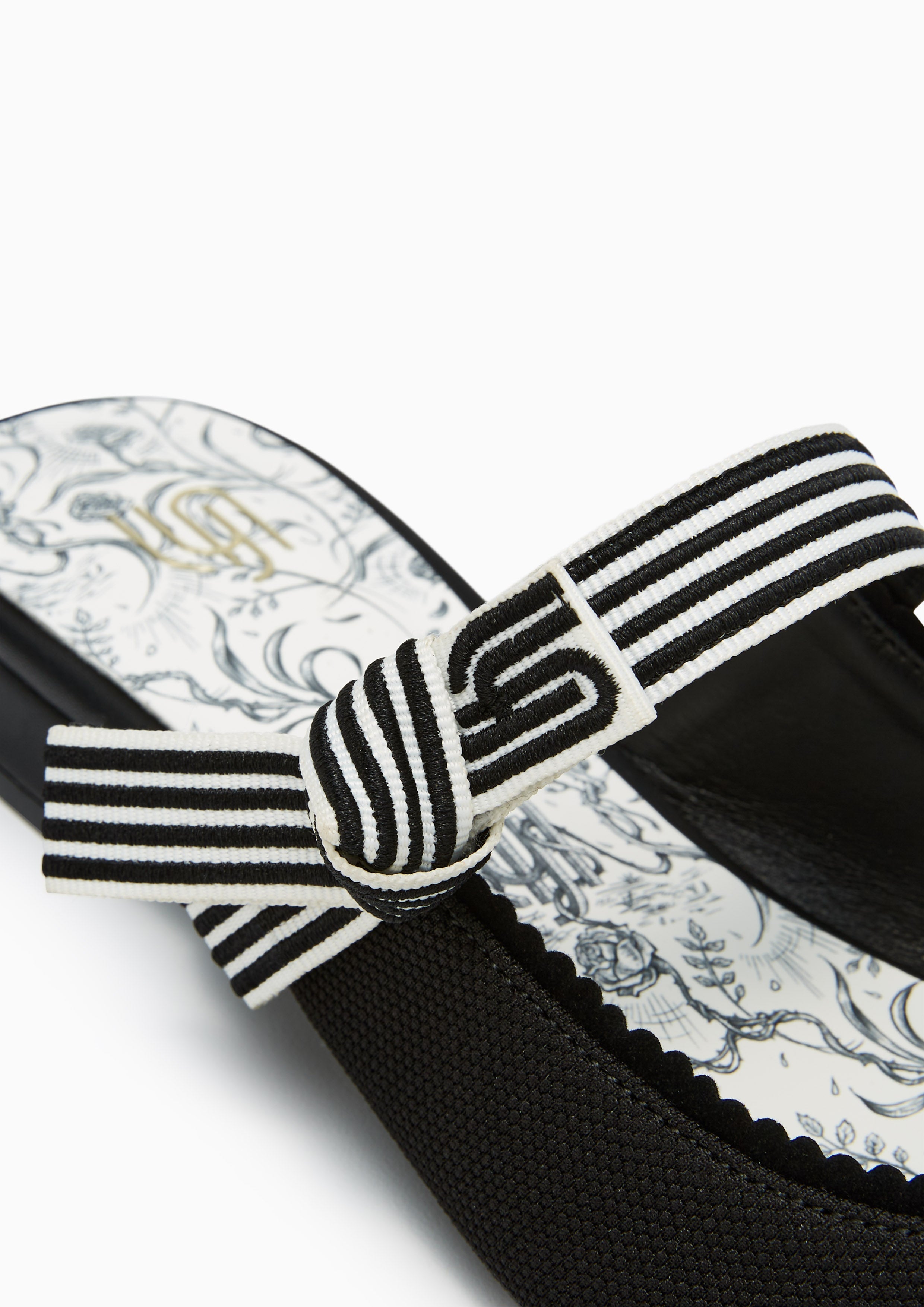 Maiden Pointy Infinite Black