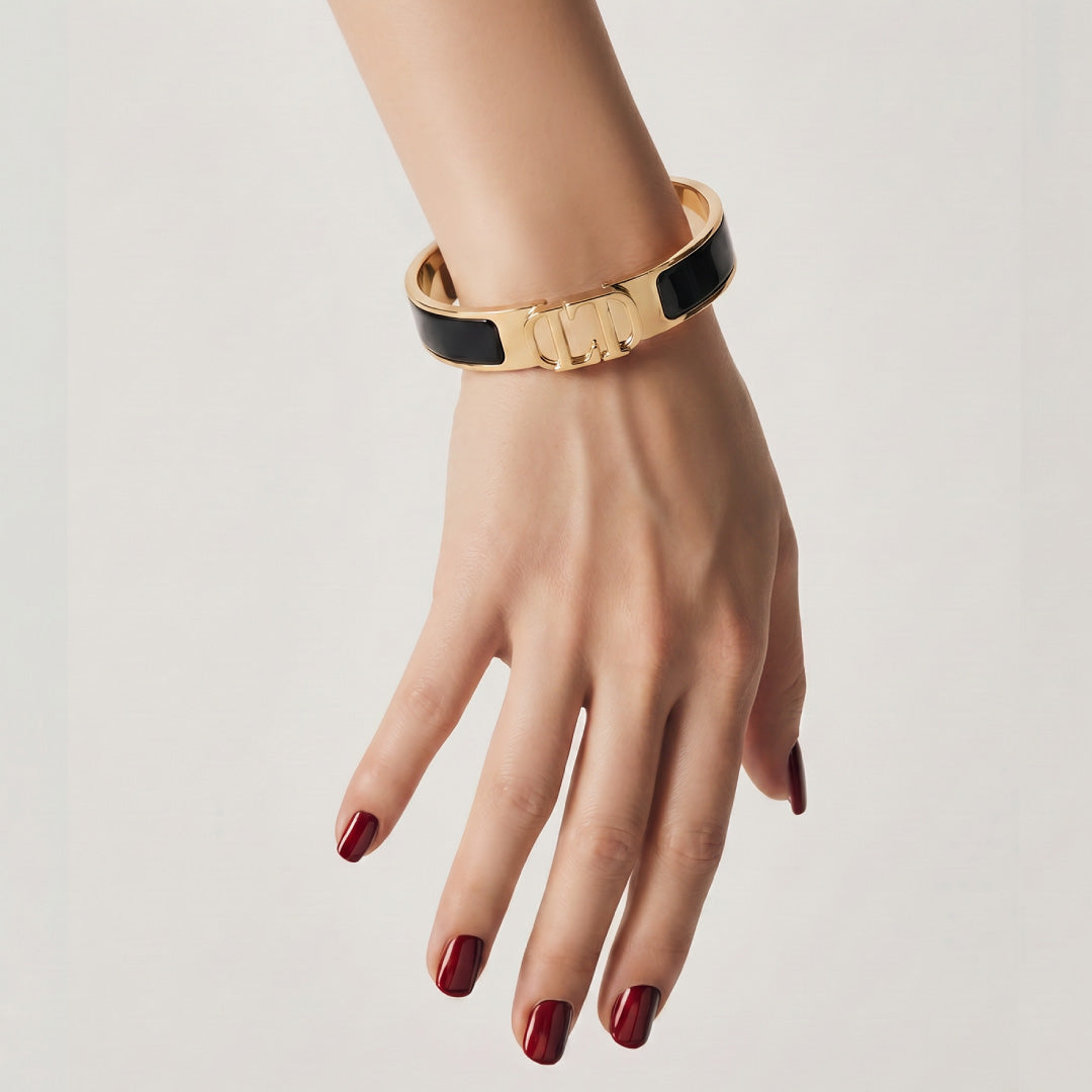 Discover the Best Accessories Collection at LYN | Trendy Styles