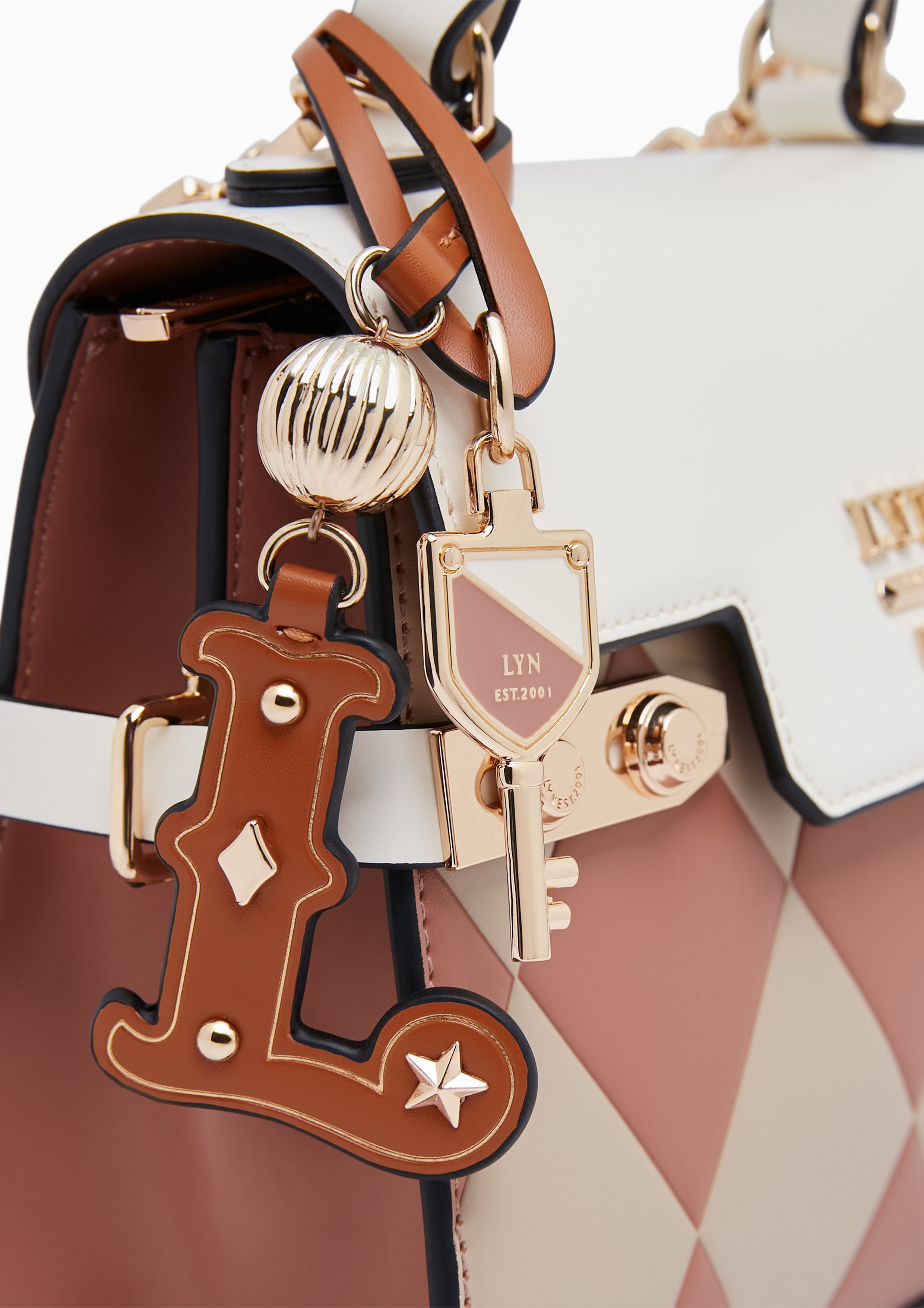 กระเป๋าถือ Re-Edit Wonder Ray Top S