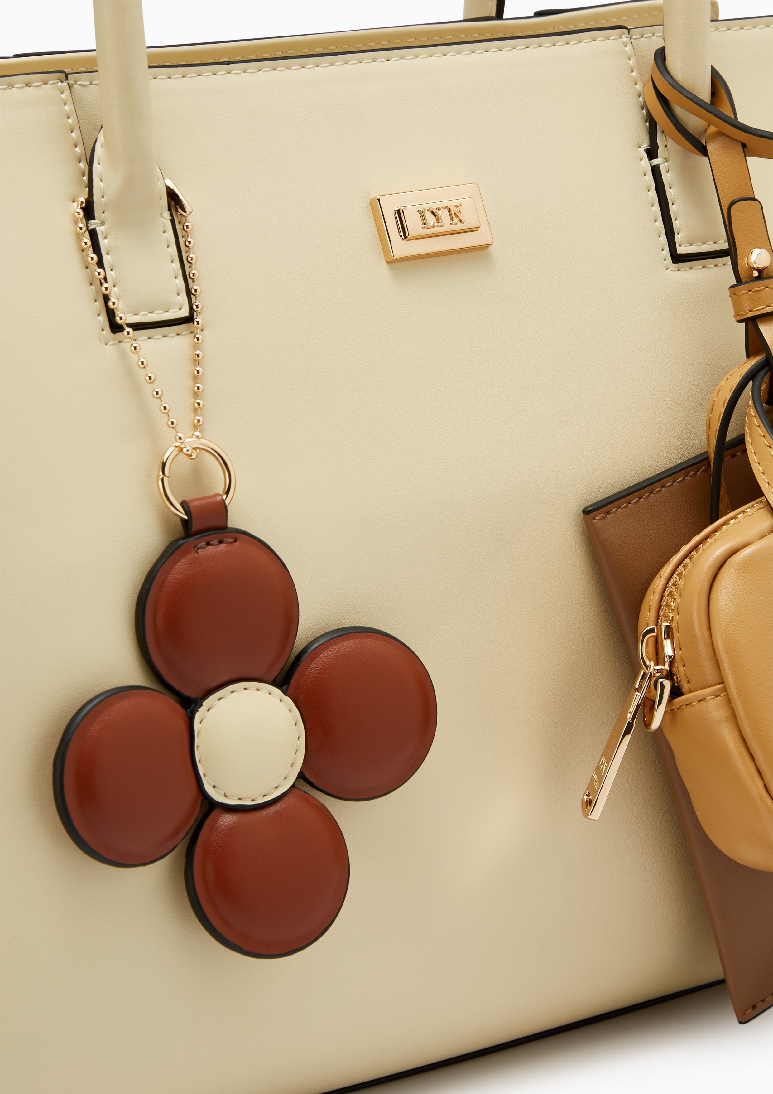 กระเป๋าโท้ท Danielle XL