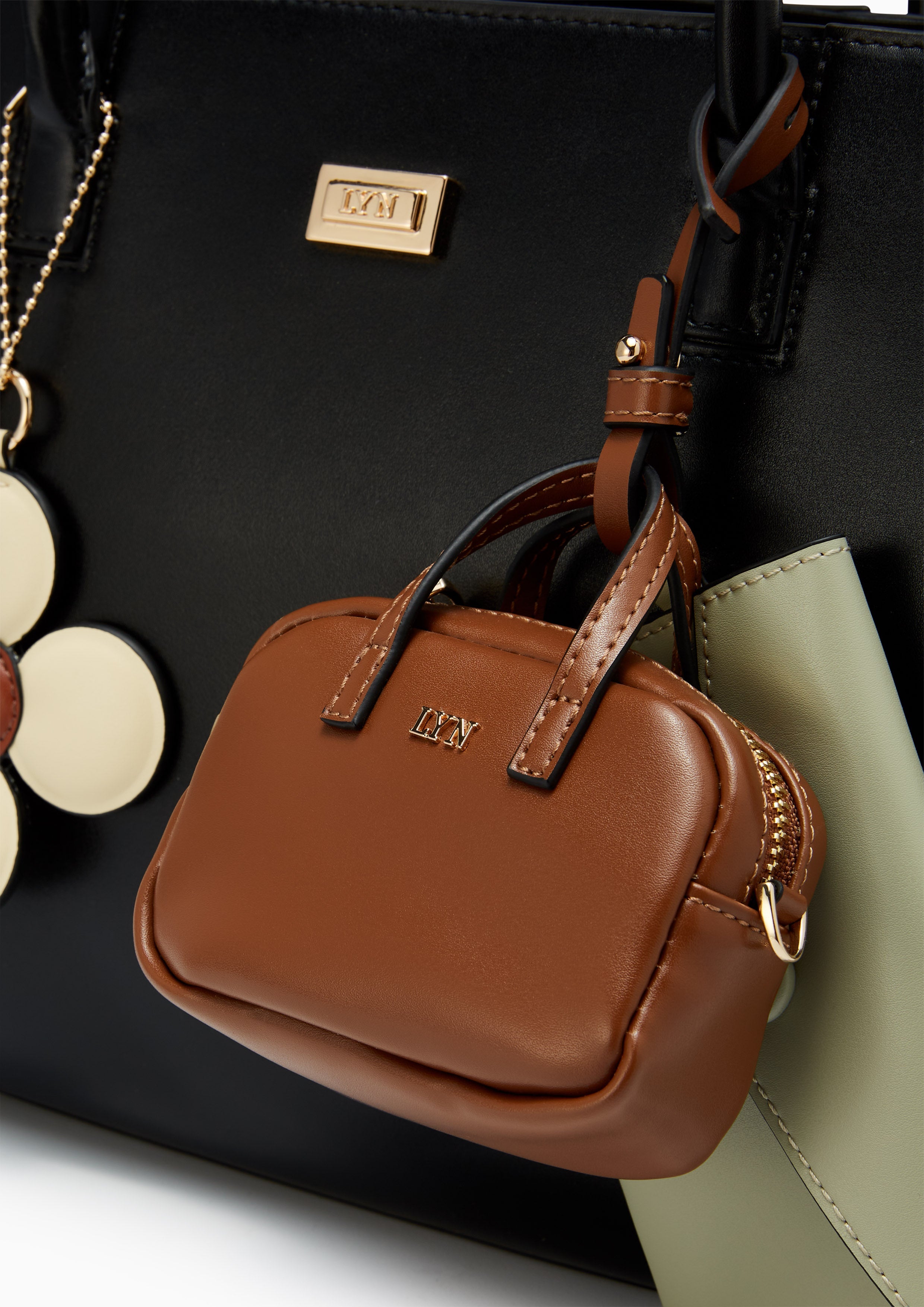 กระเป๋าโท้ท Danielle XL