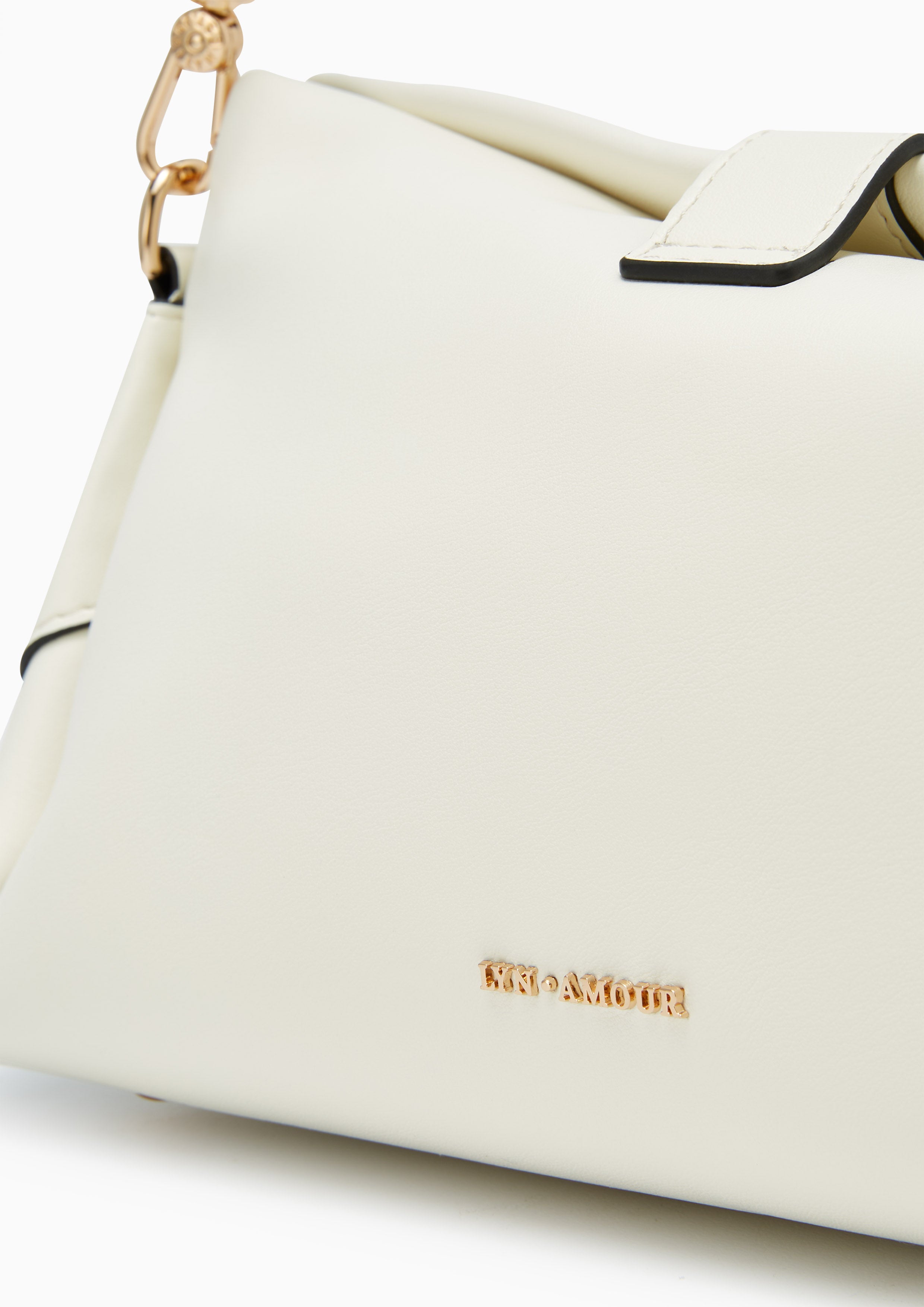 กระเป๋าสะพายไหล่ Cora Soft M