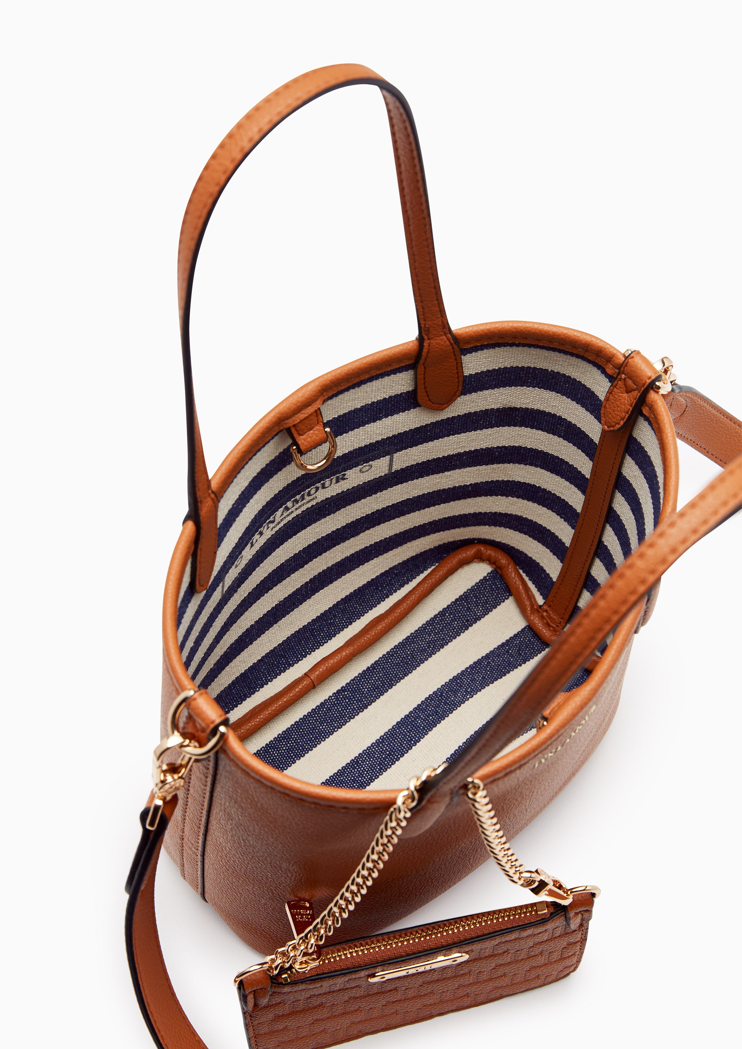 กระเป๋าโท้ท Ailyn S