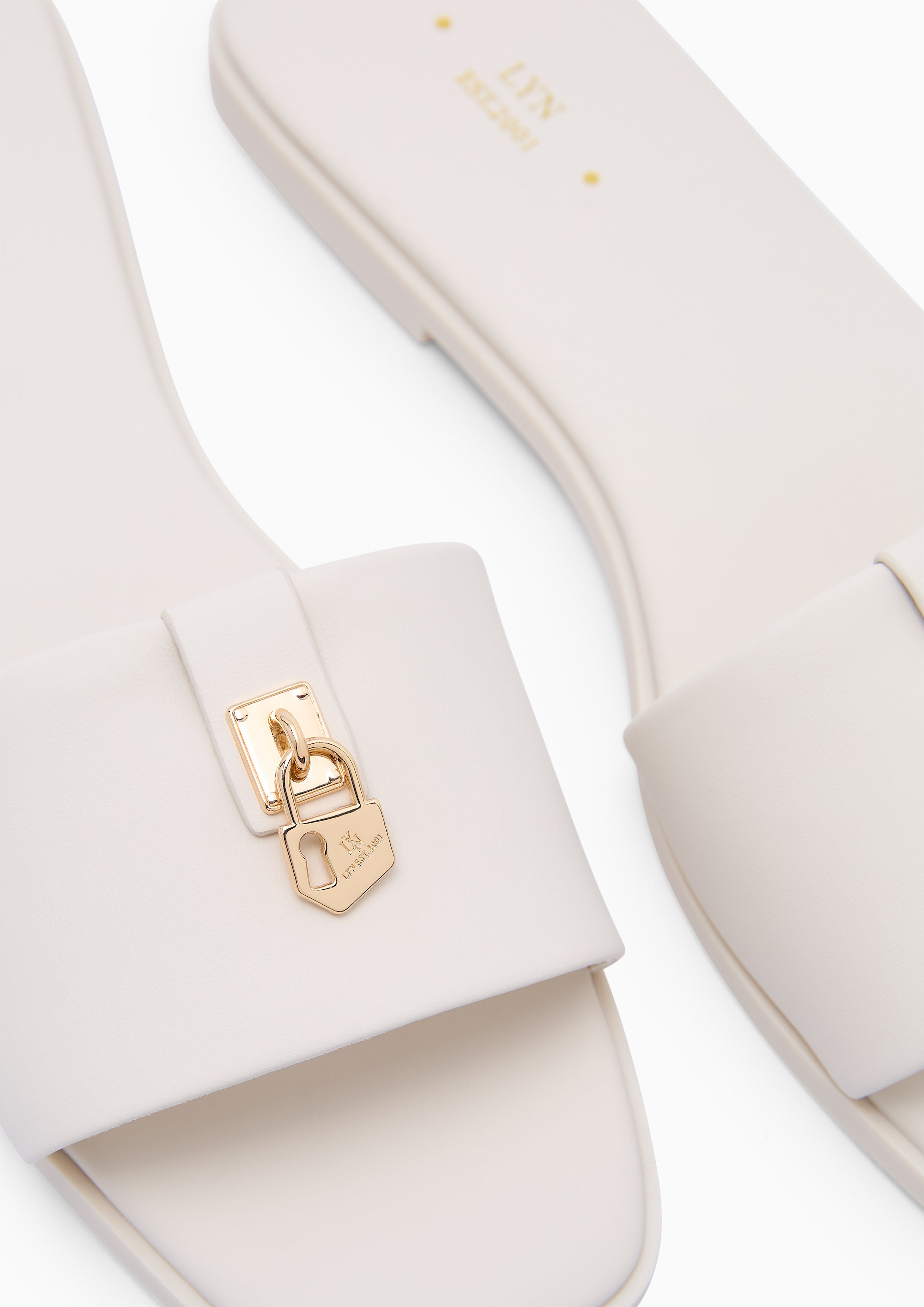 รองเท้าแตะ Neutra