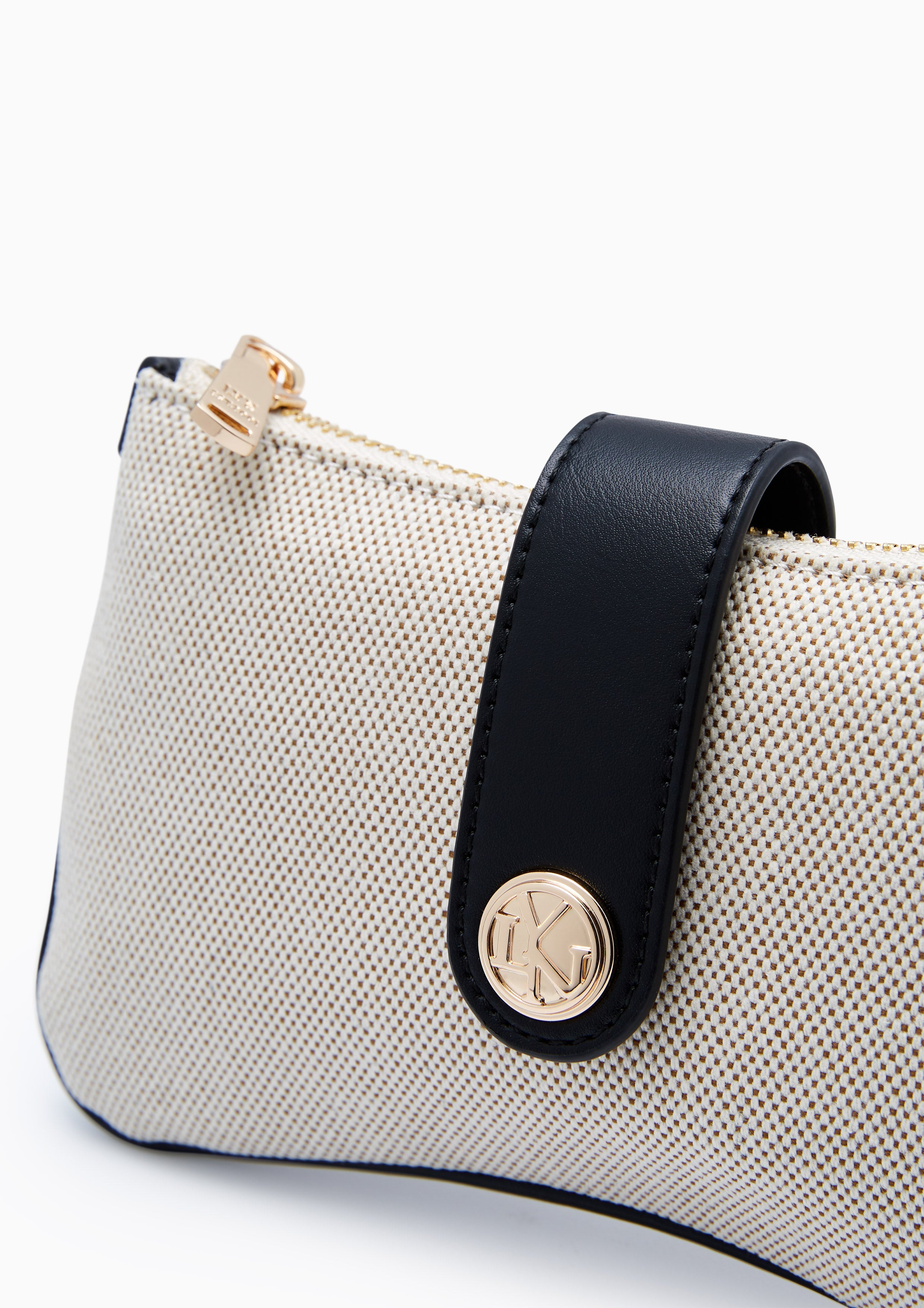 Montae Wristlet Black