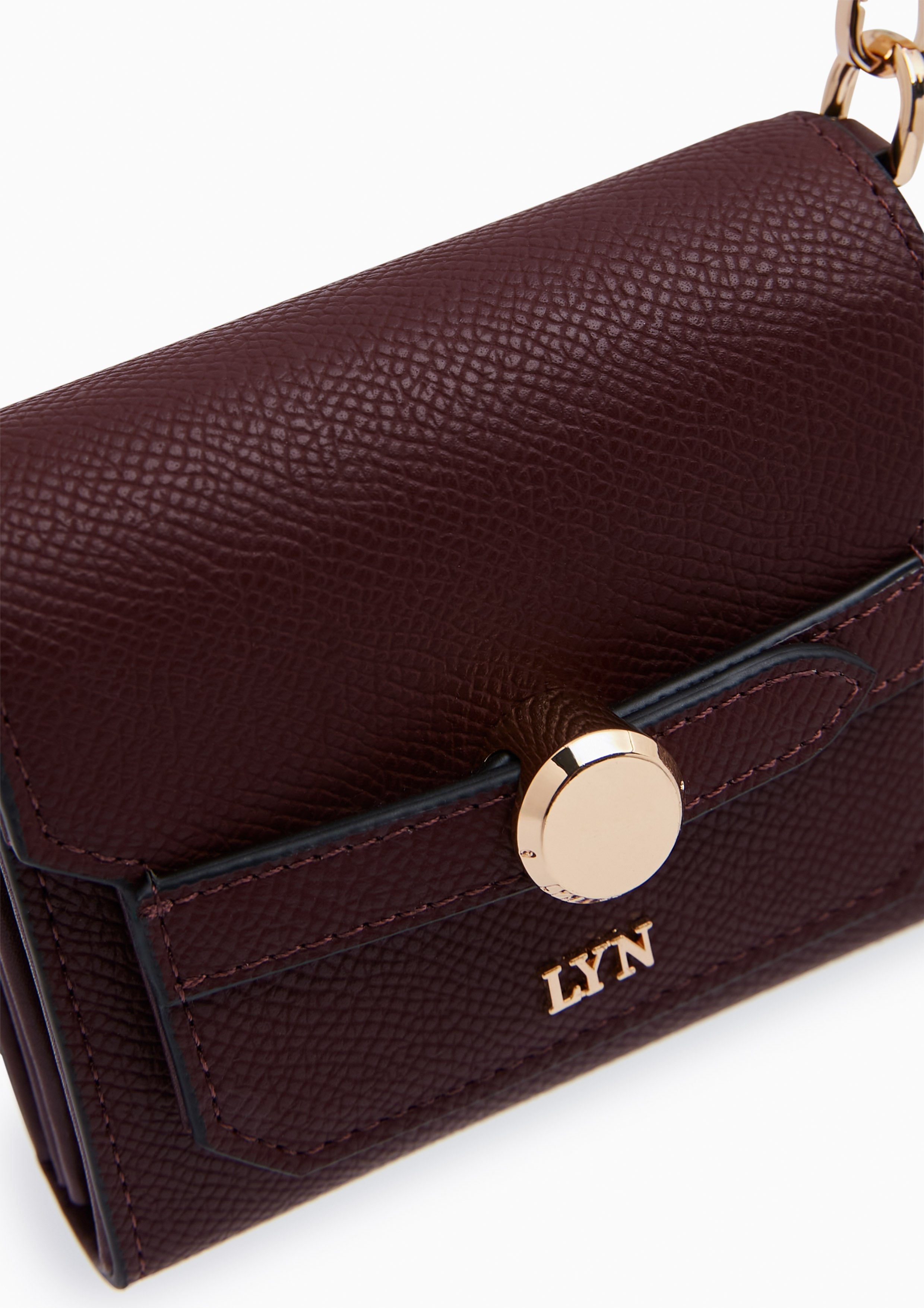 Andera Short Wallet on Chain Dark Red