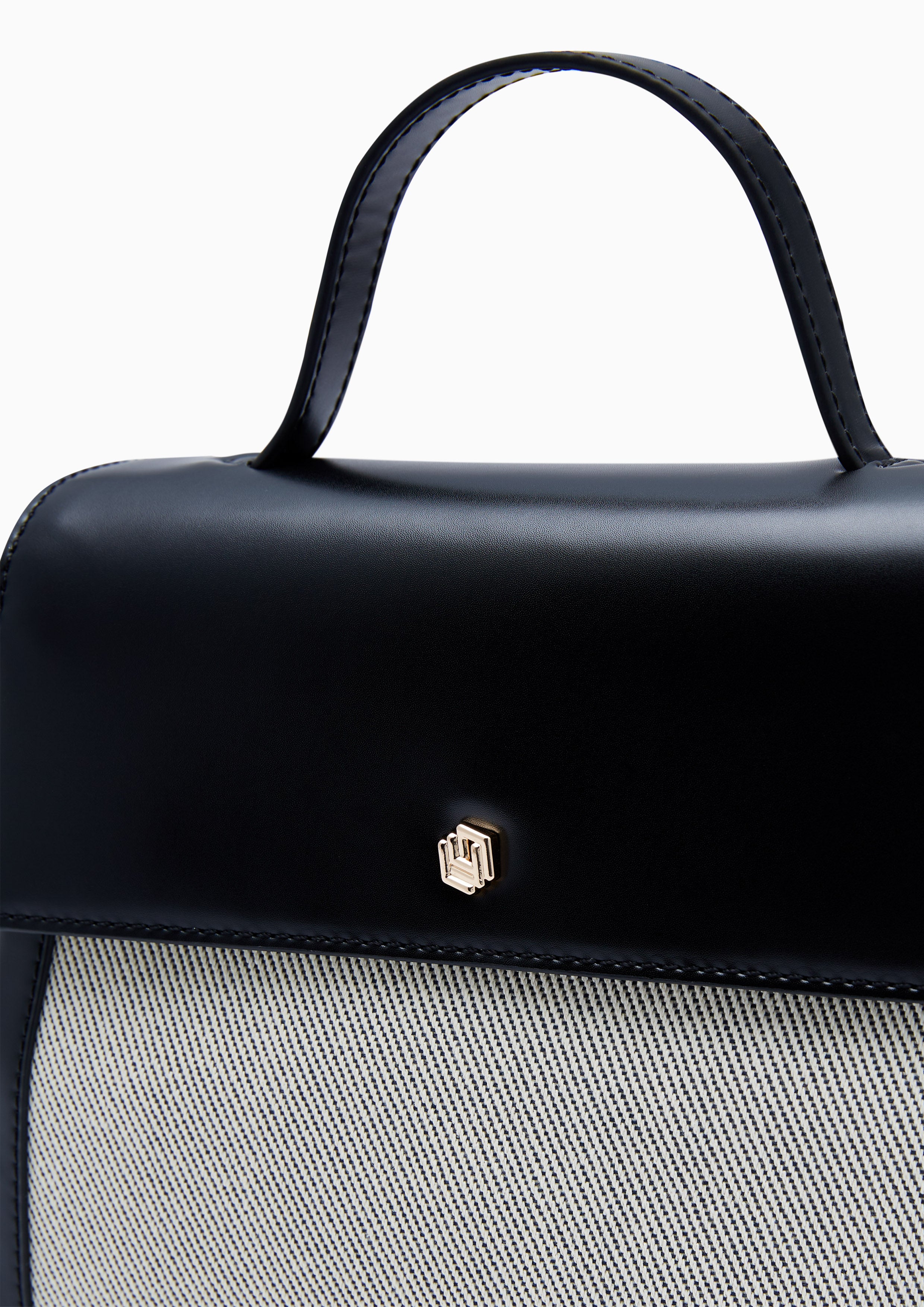 กระเป๋าถือ GEM S