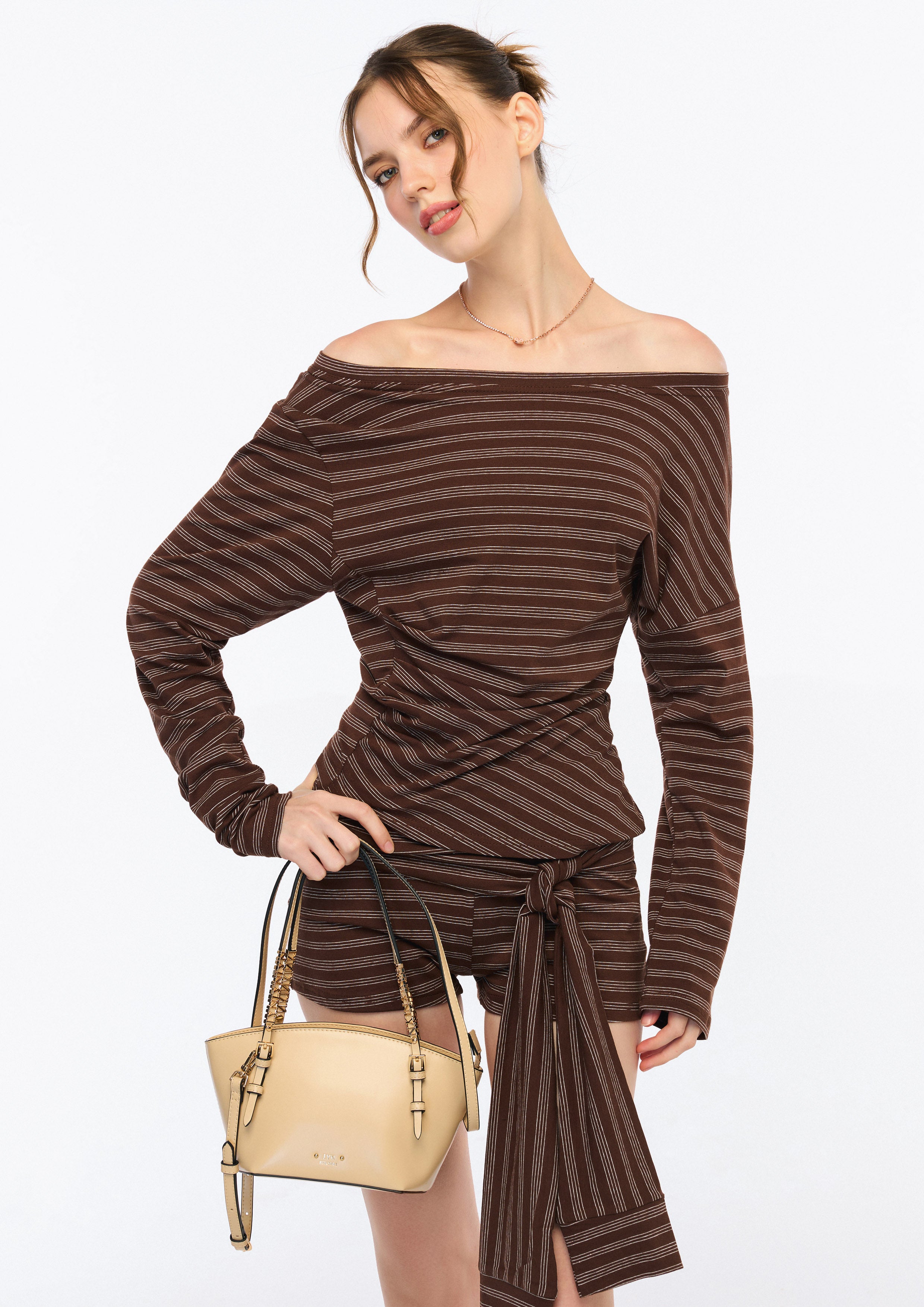 กระเป๋าถือ รุ่น Lynnesy M