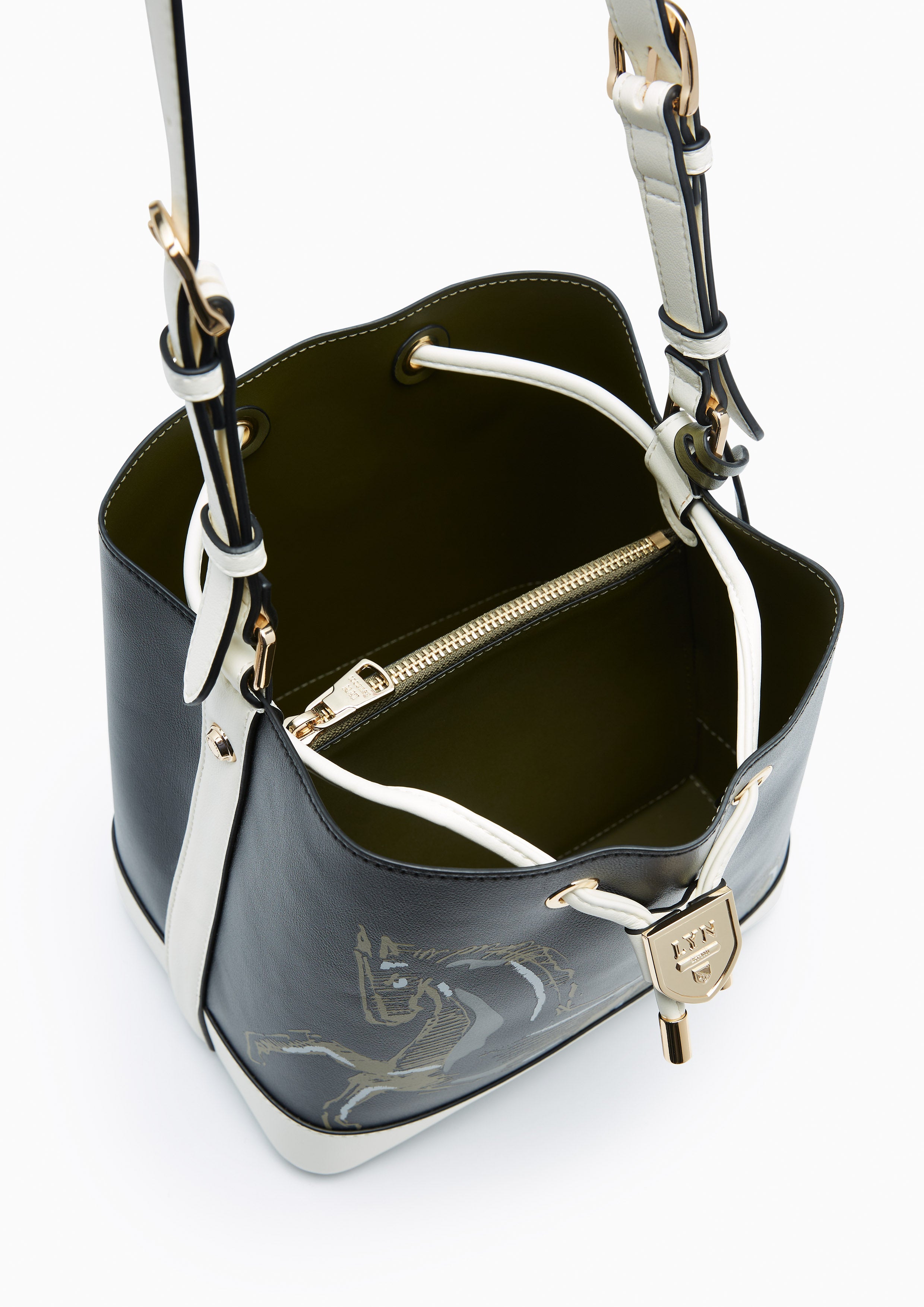 กระเป๋าทรงถัง Re-Edit Mustang M