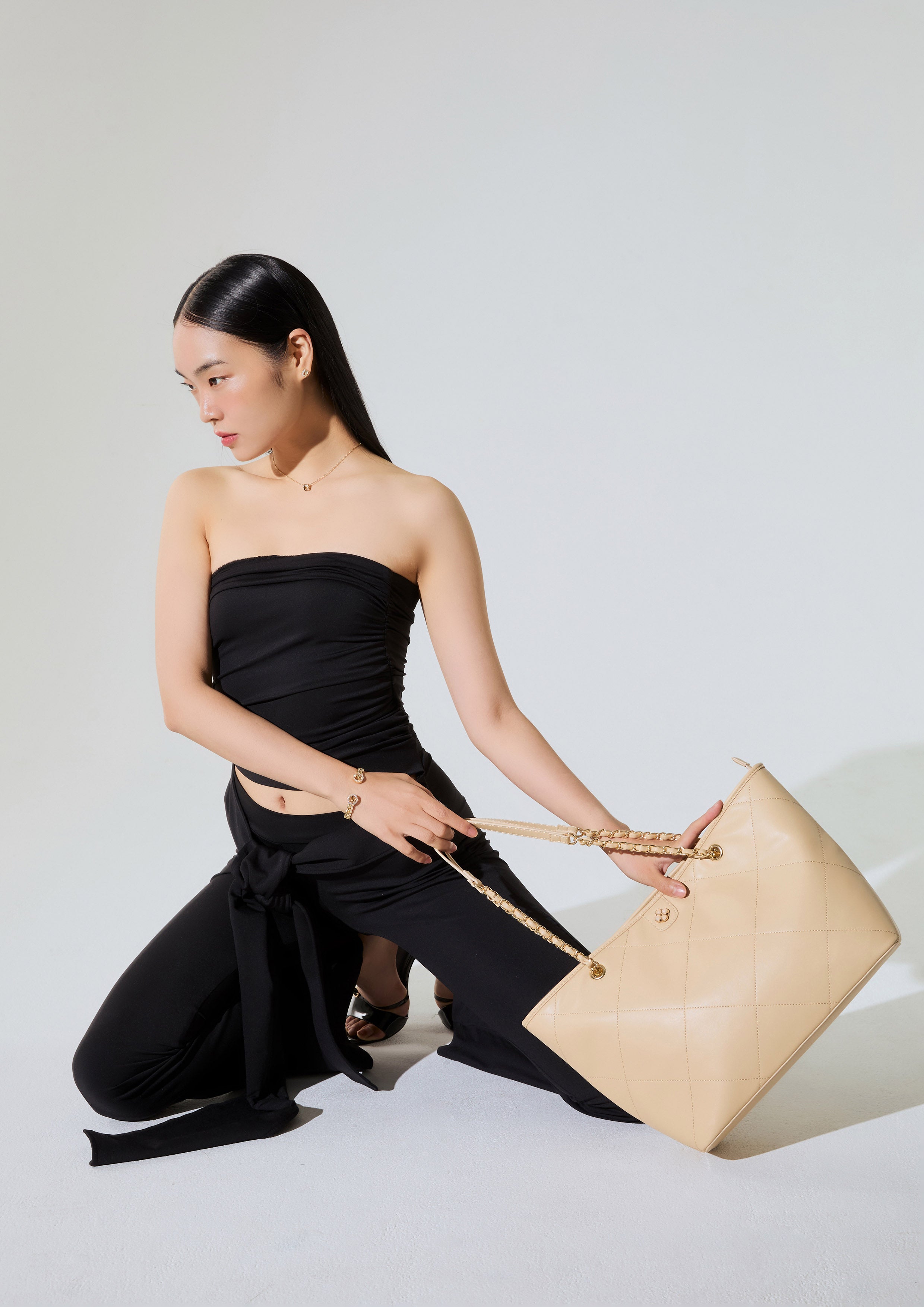 Pottie M Tote Bag Beige