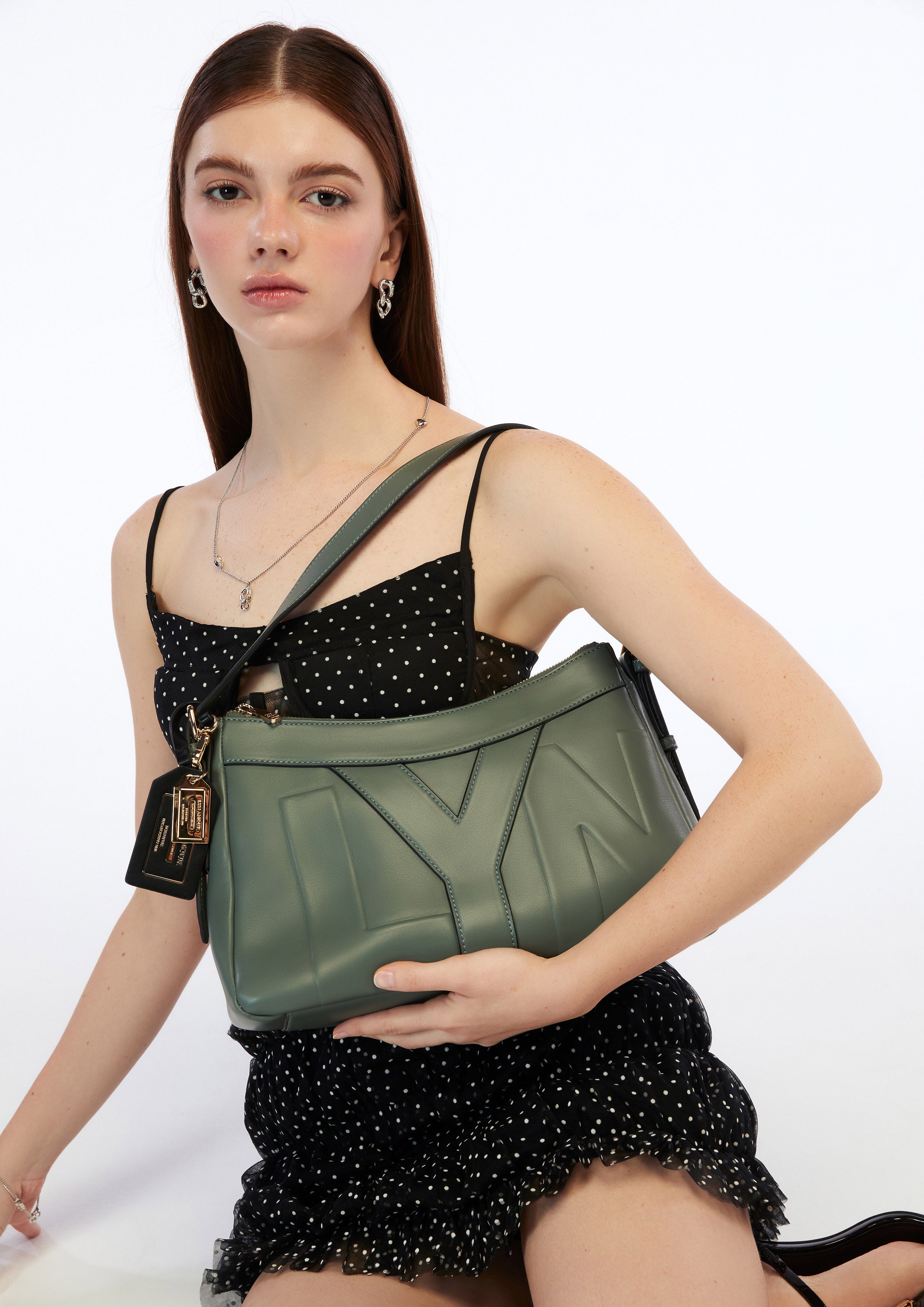 กระเป๋าสะพายไหล่ Greda