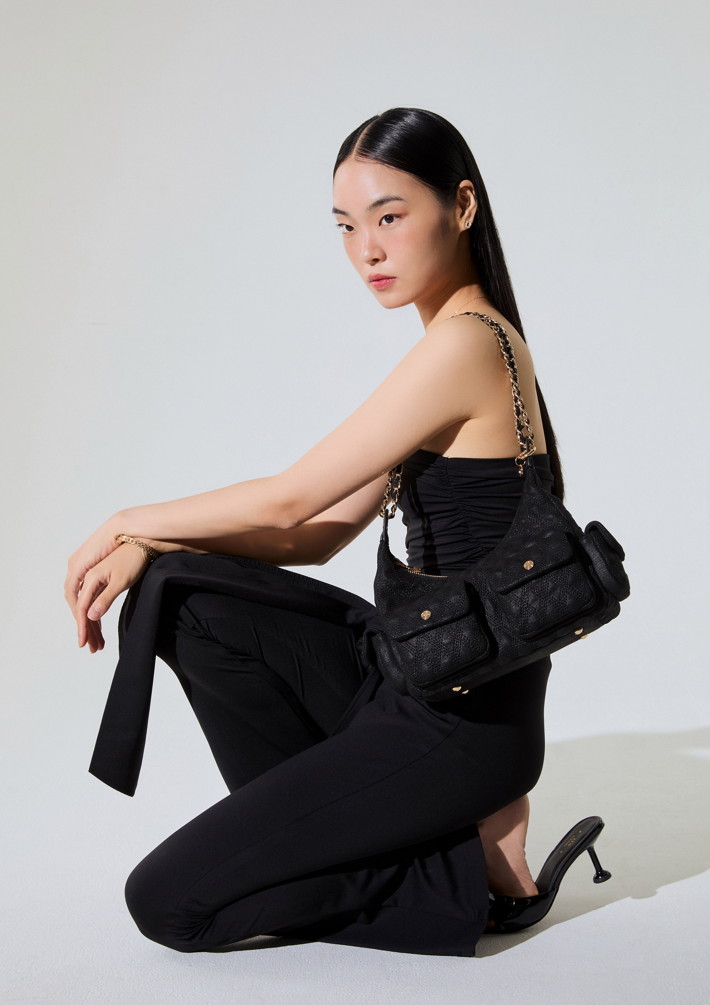 กระเป๋าสะพายไหล่ Andreana Infinite