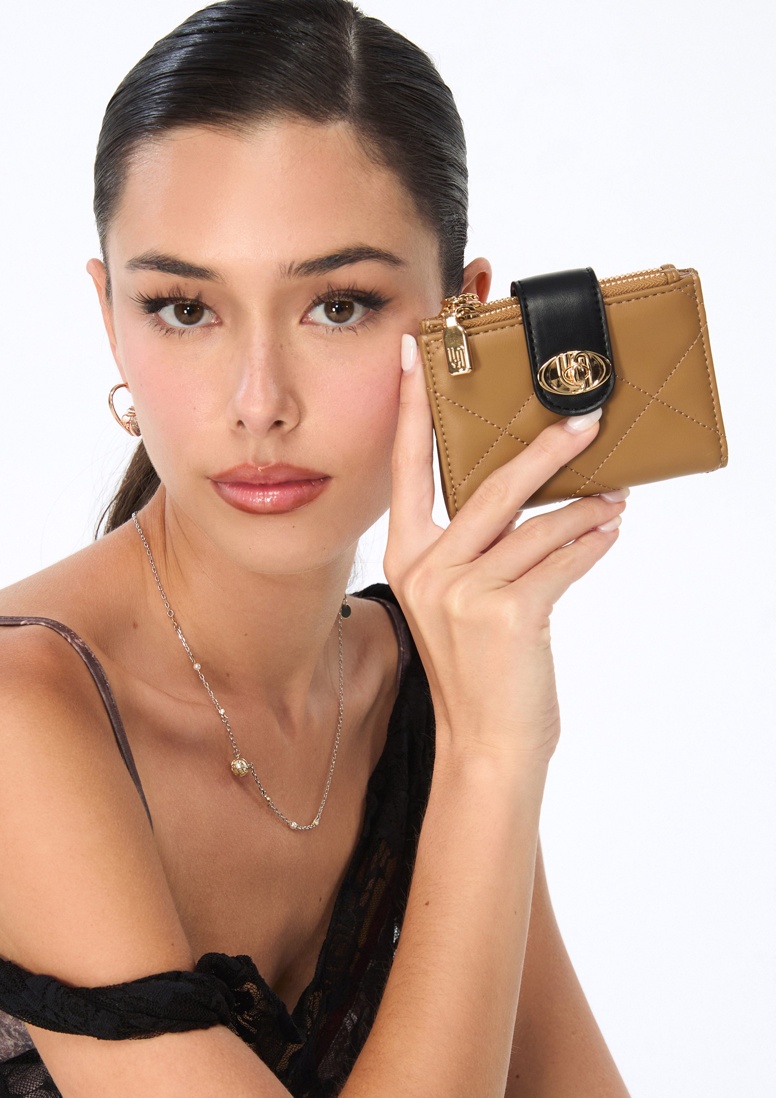 กระเป๋าสตางค์ Lana Infinite