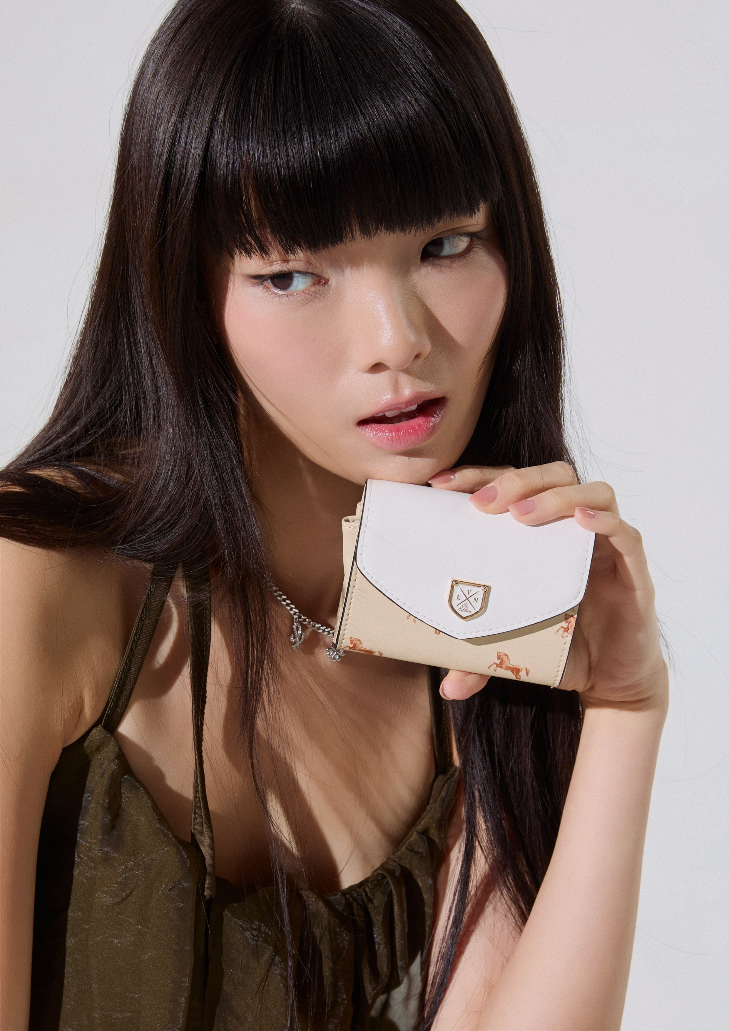 Re-Edit Mustang Short Wallet On Chain Ivory