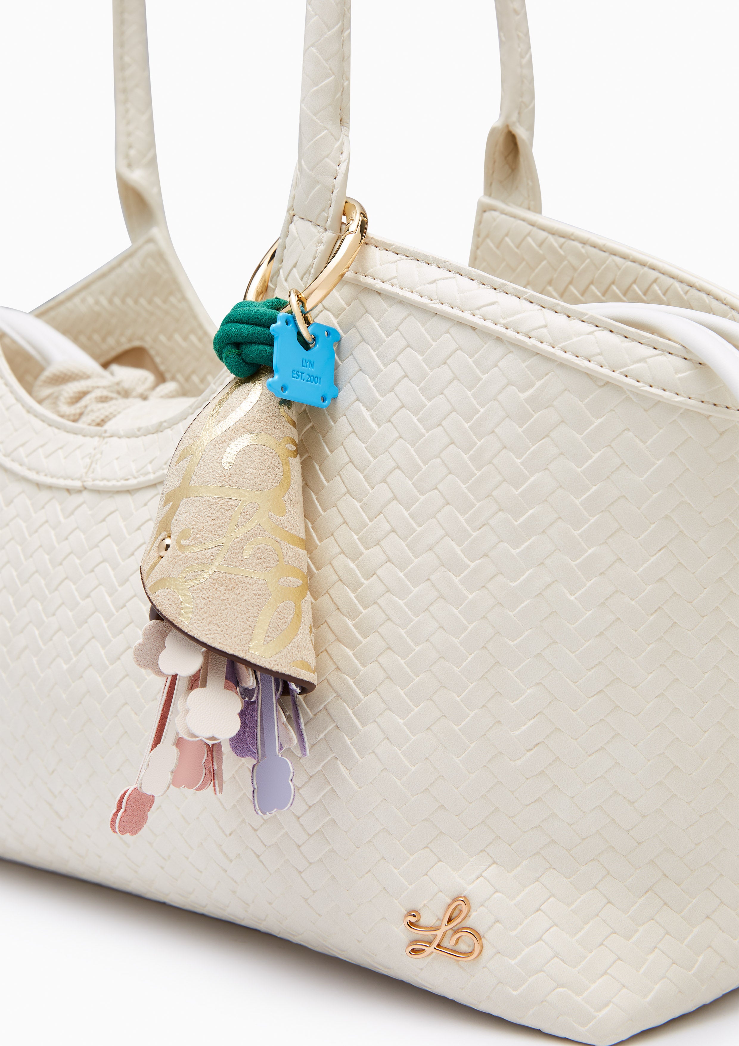 กระเป๋า รุ่น Snappy M Handle Bag