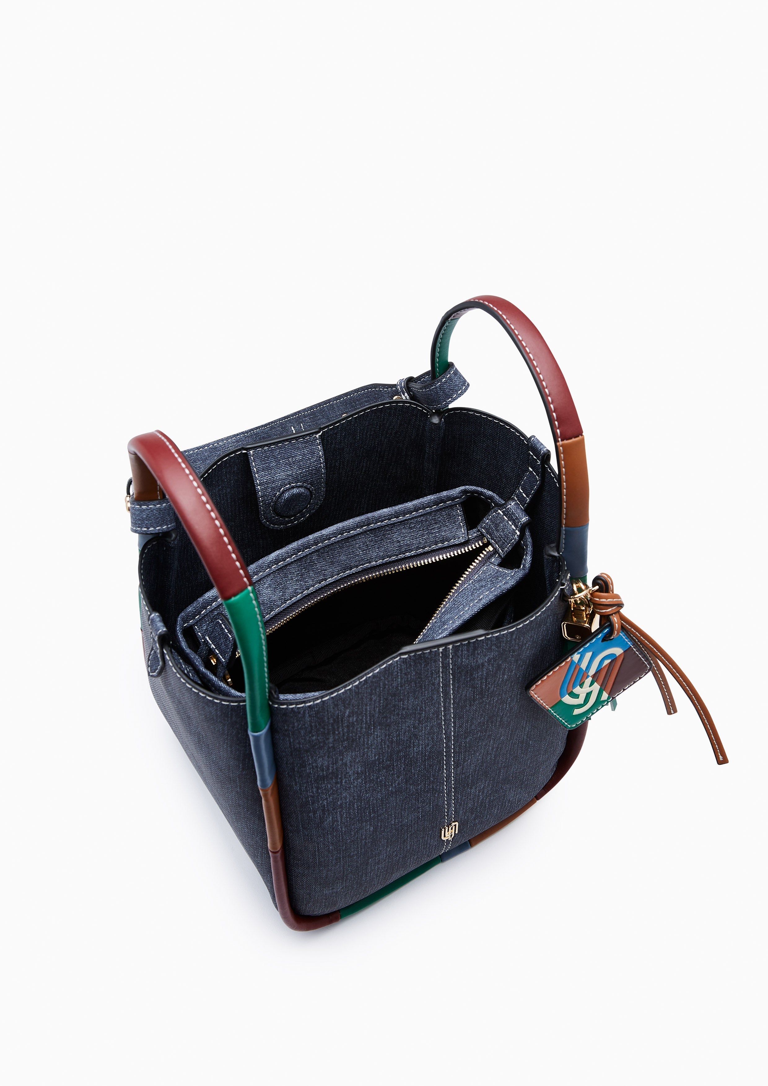 กระเป๋าสะพายไหล่ รุ่น Parker Infinite M