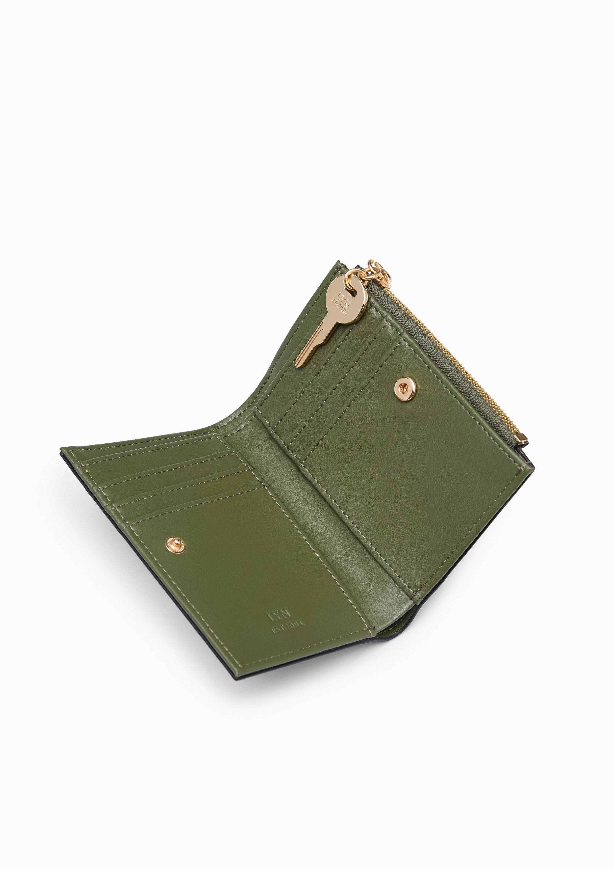 กระเป๋าสตางค์ใบสั้น รุ่น Addison Short Wallet