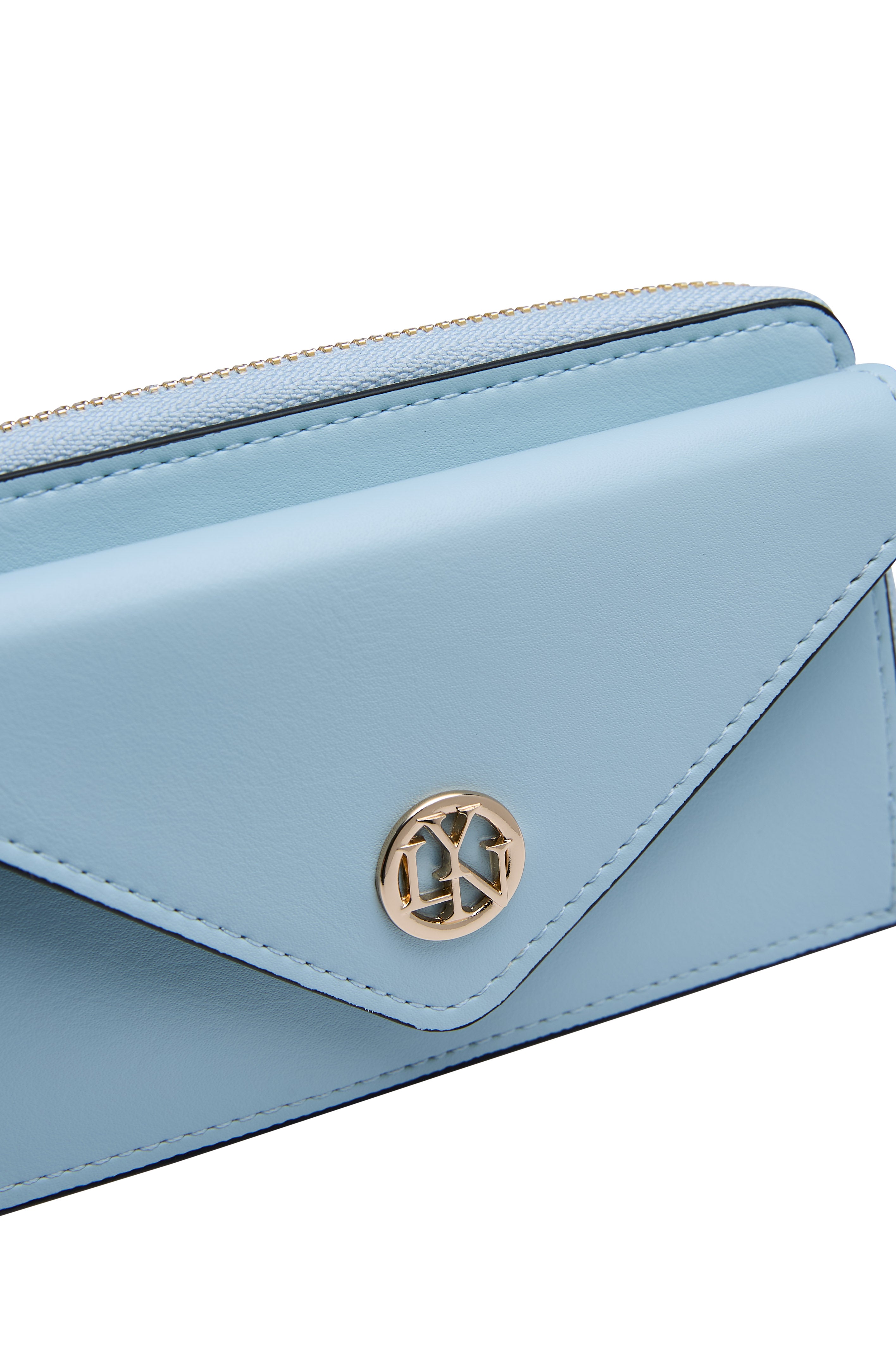 กระเป๋าสตางค์ใบสั้น รุ่น Bailey Short Pouch