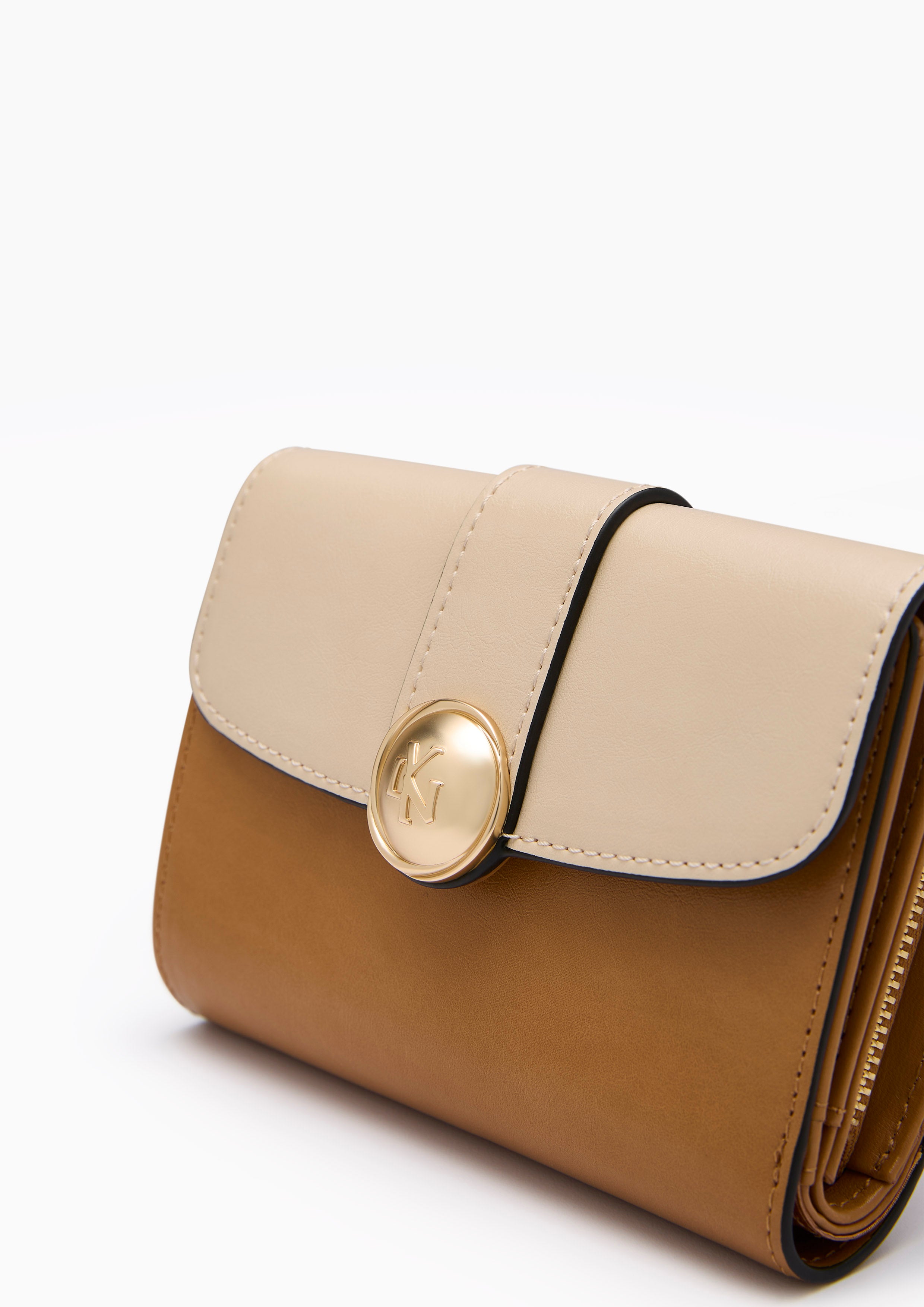 Altar Flap Semi Wallet Brown