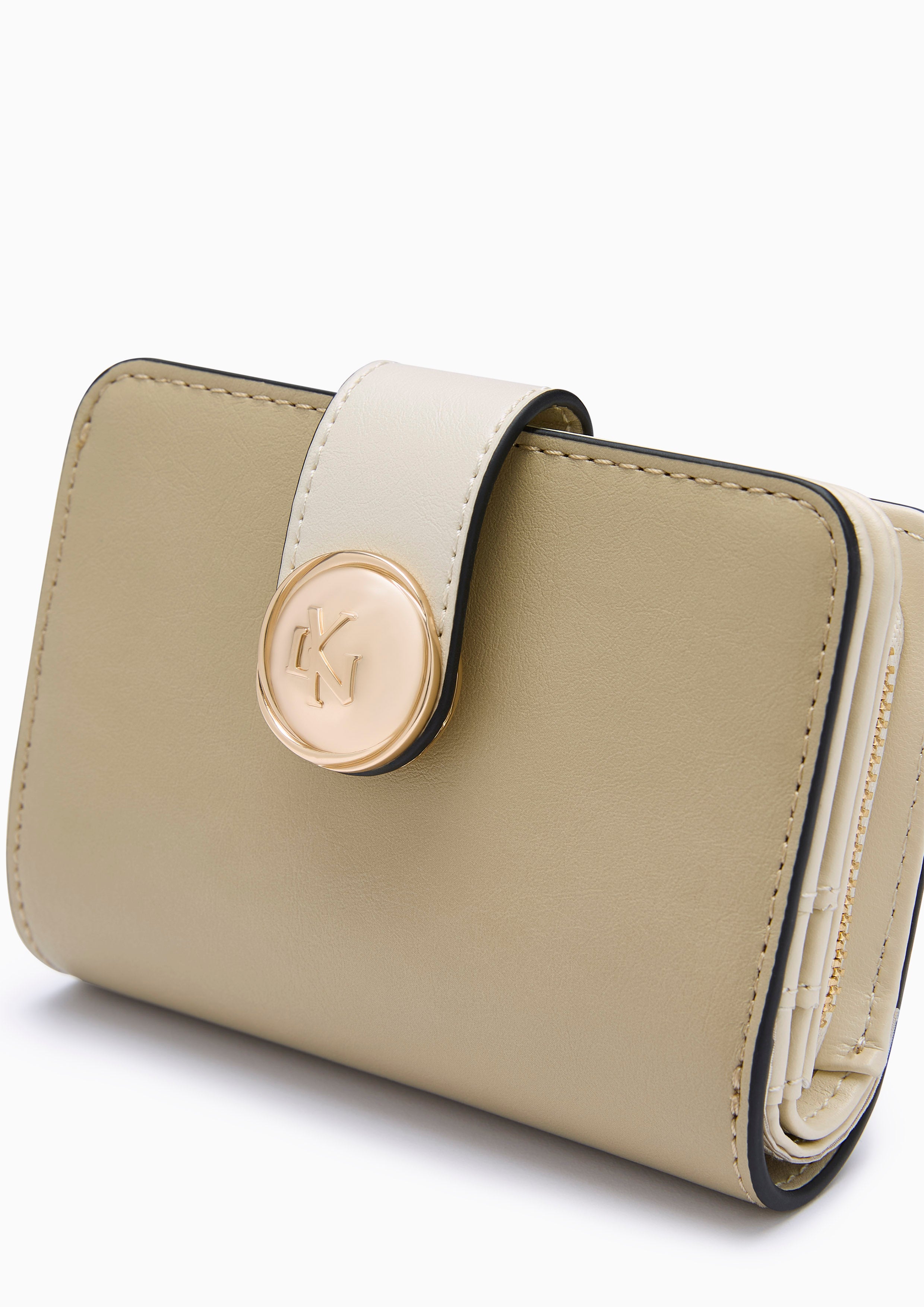 Altar Zip Short Wallet Light Green