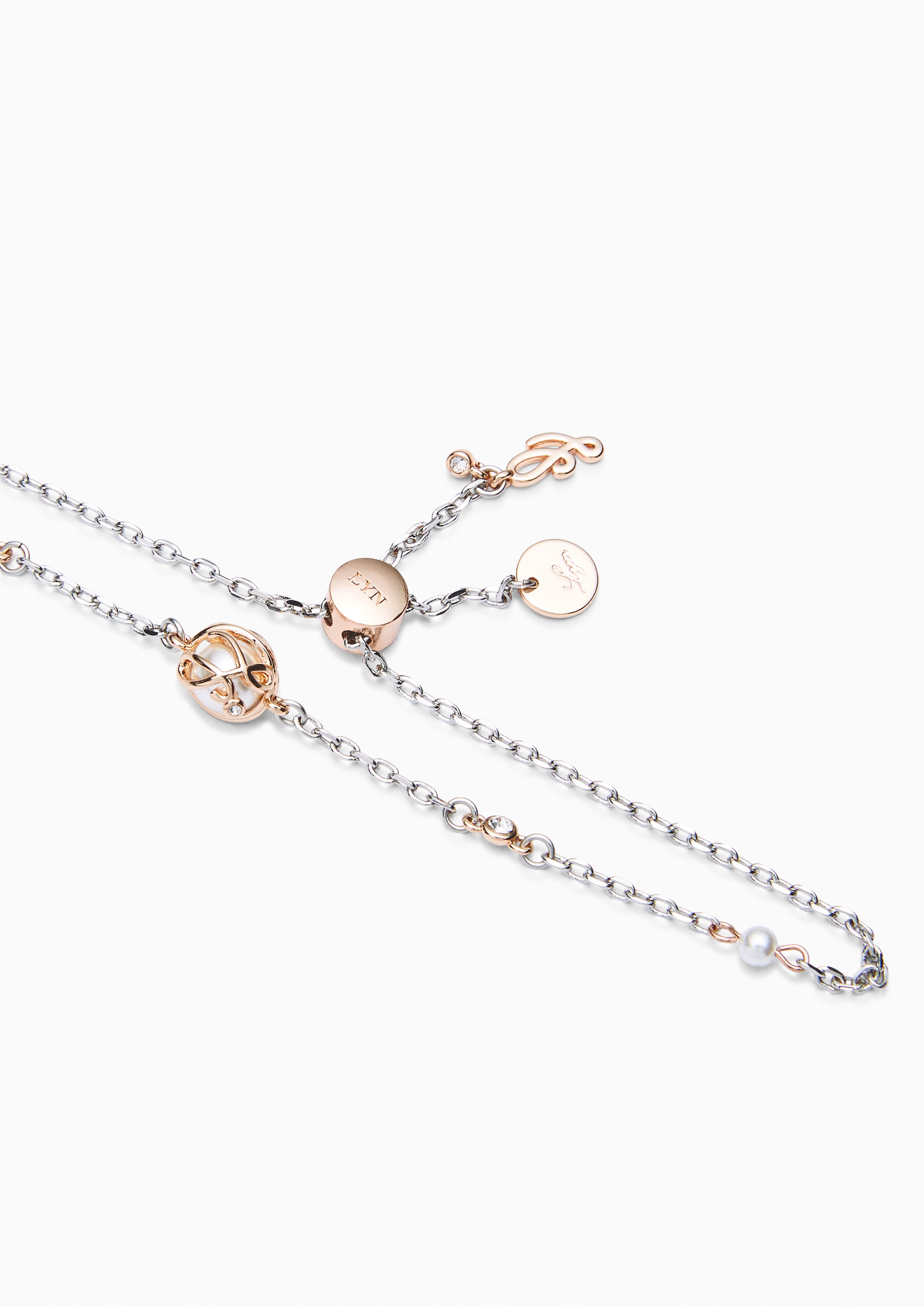 กำไลข้อมือ Demna