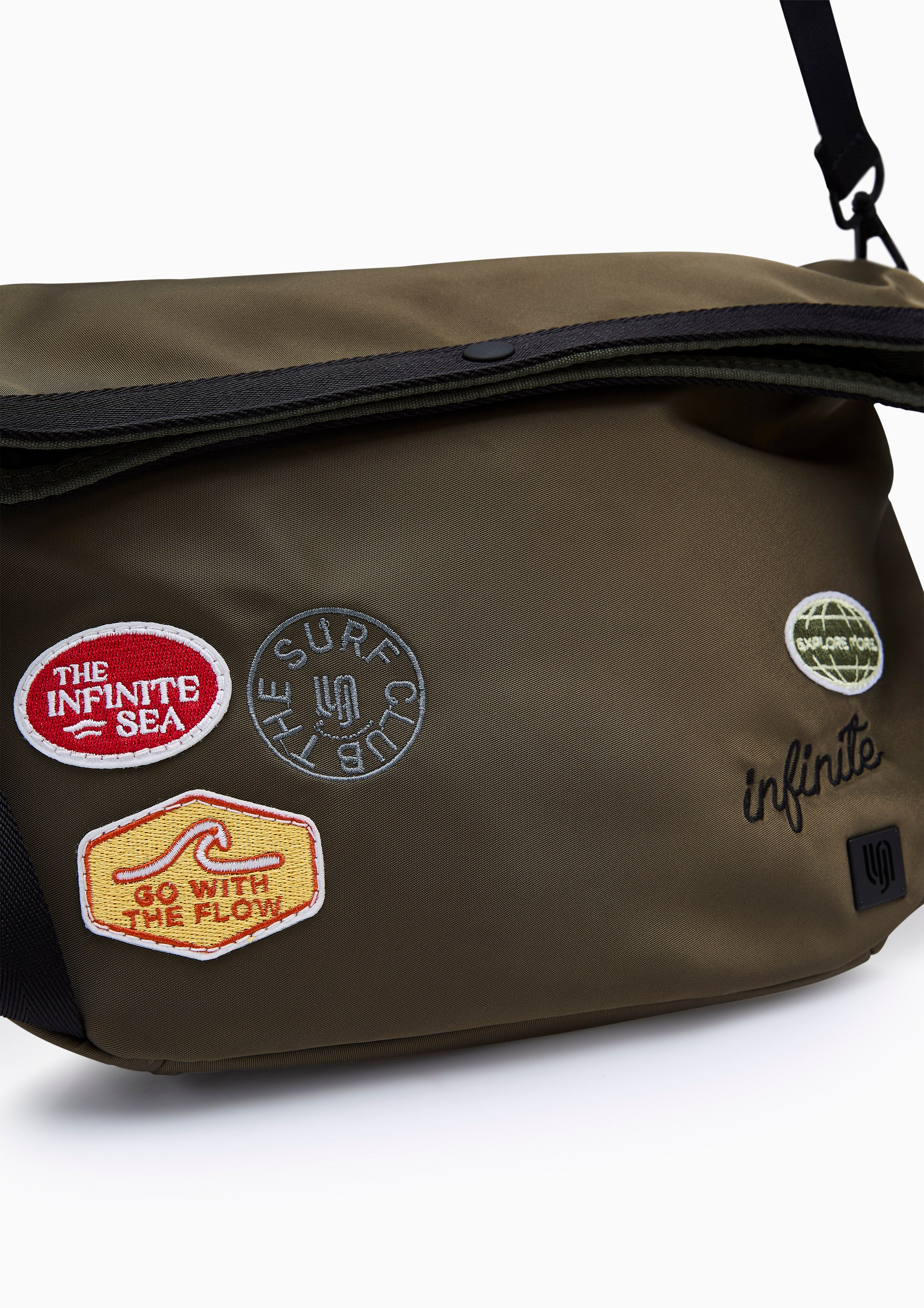 กระเป๋าสะพายข้าง รุ่น Breeze Infinite S