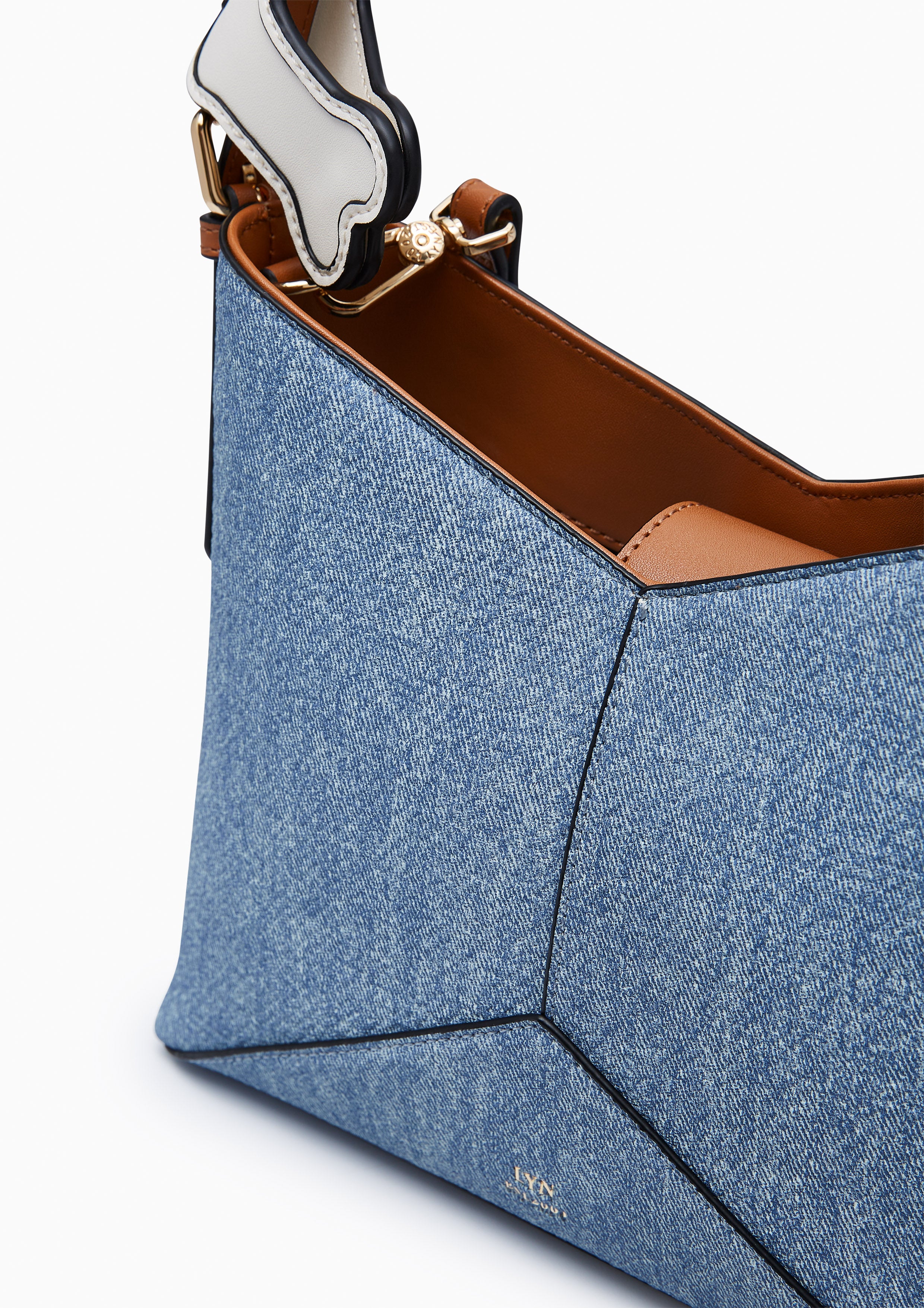 กระเป๋าถือ รุ่น Konner S Tote Bag