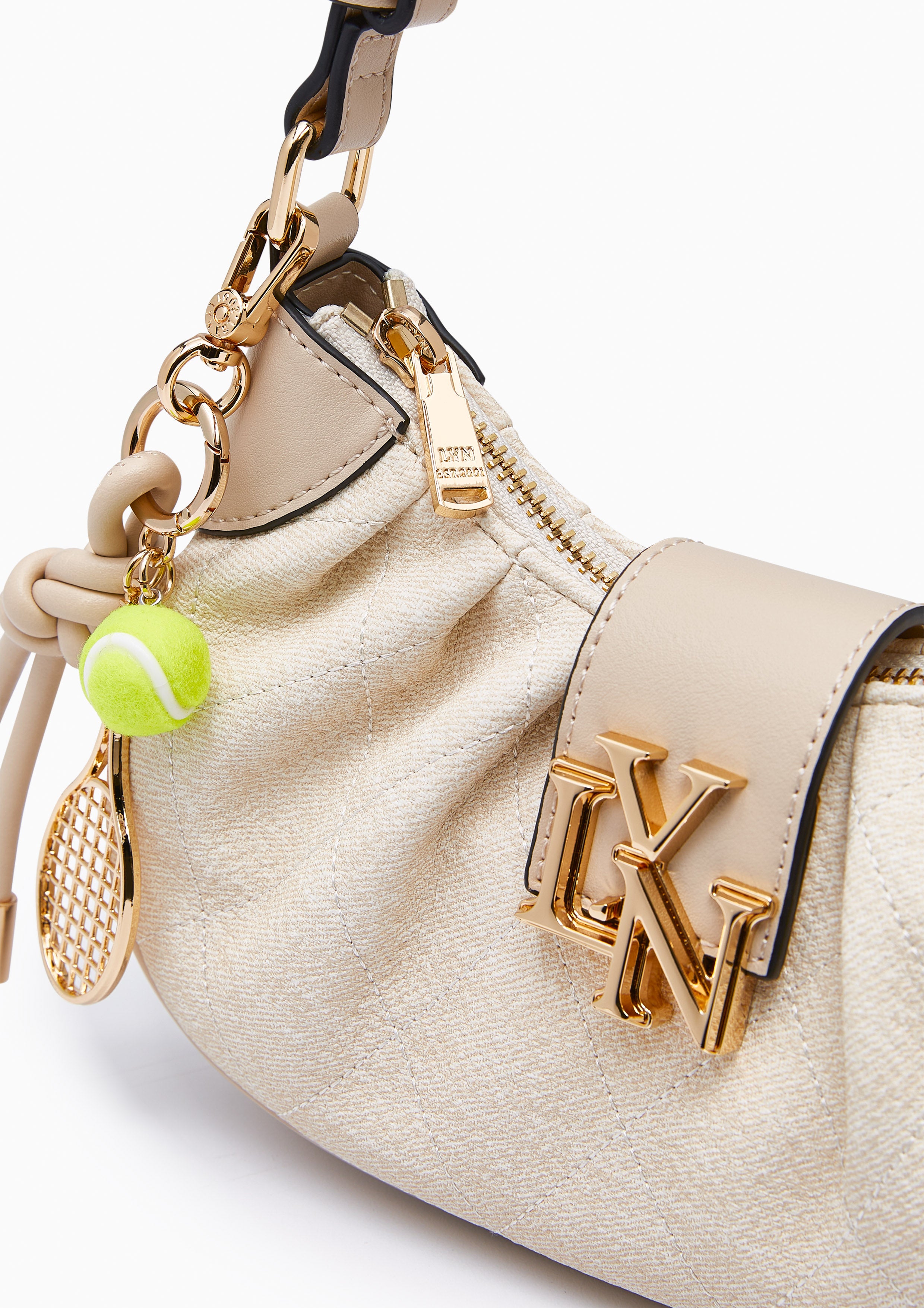 กระเป๋าสะพายไหล่ รุ่น Becky S Quilt