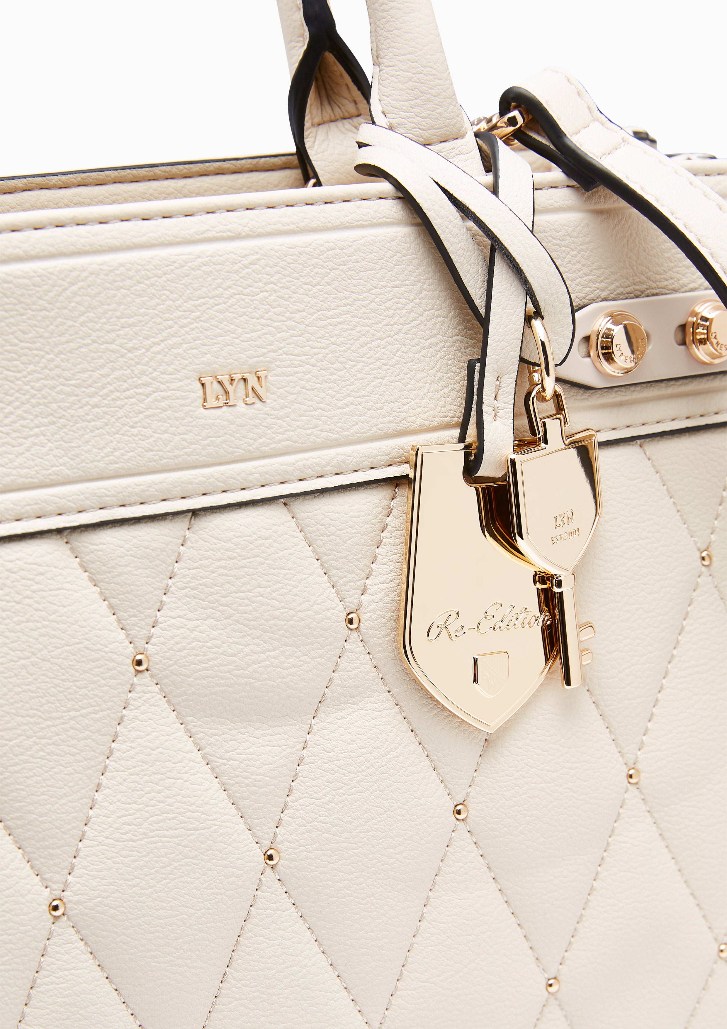 Hera Fineness M Top Handle Bag Beige