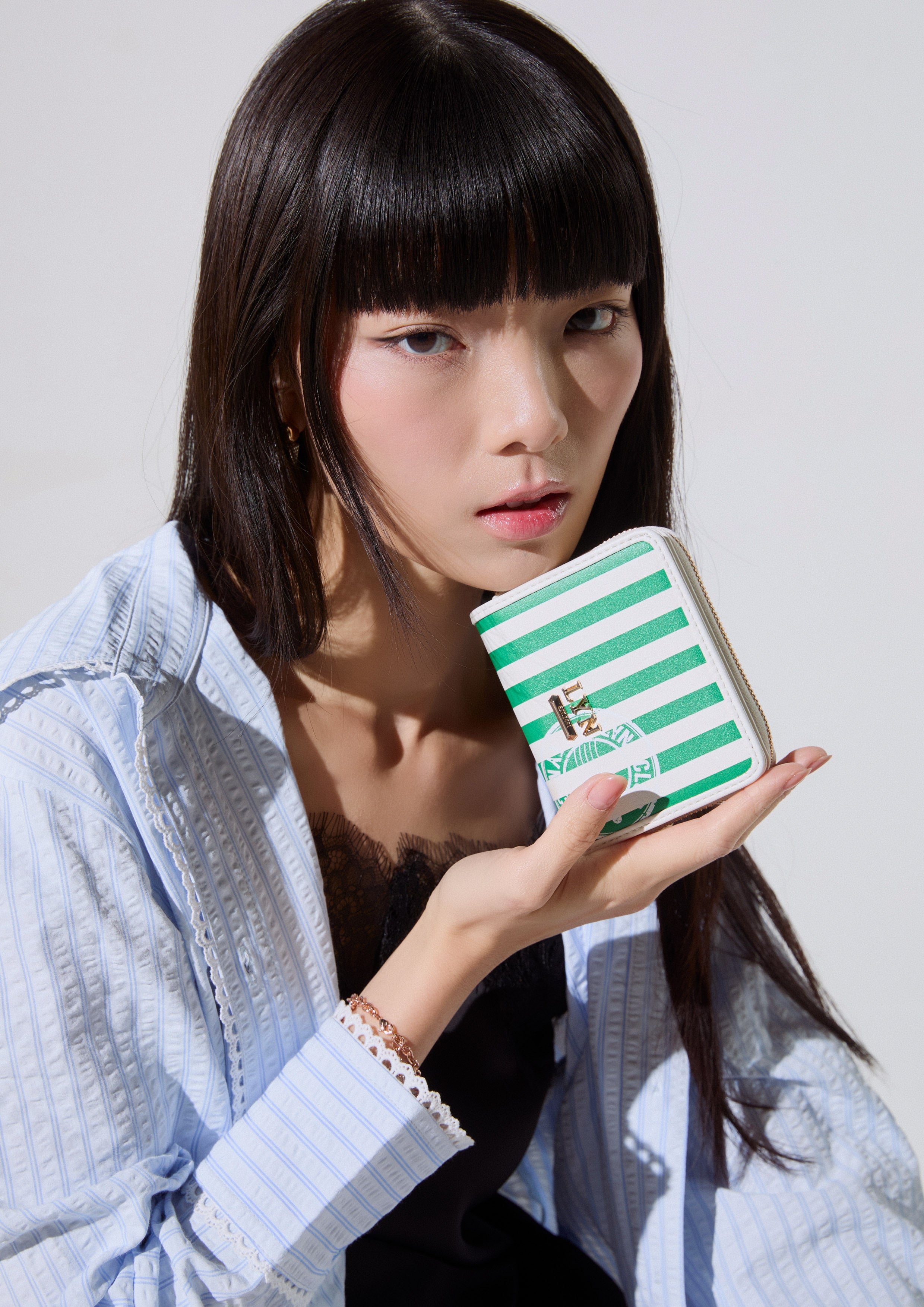 กระเป๋าสตางค์ รุ่น Winble