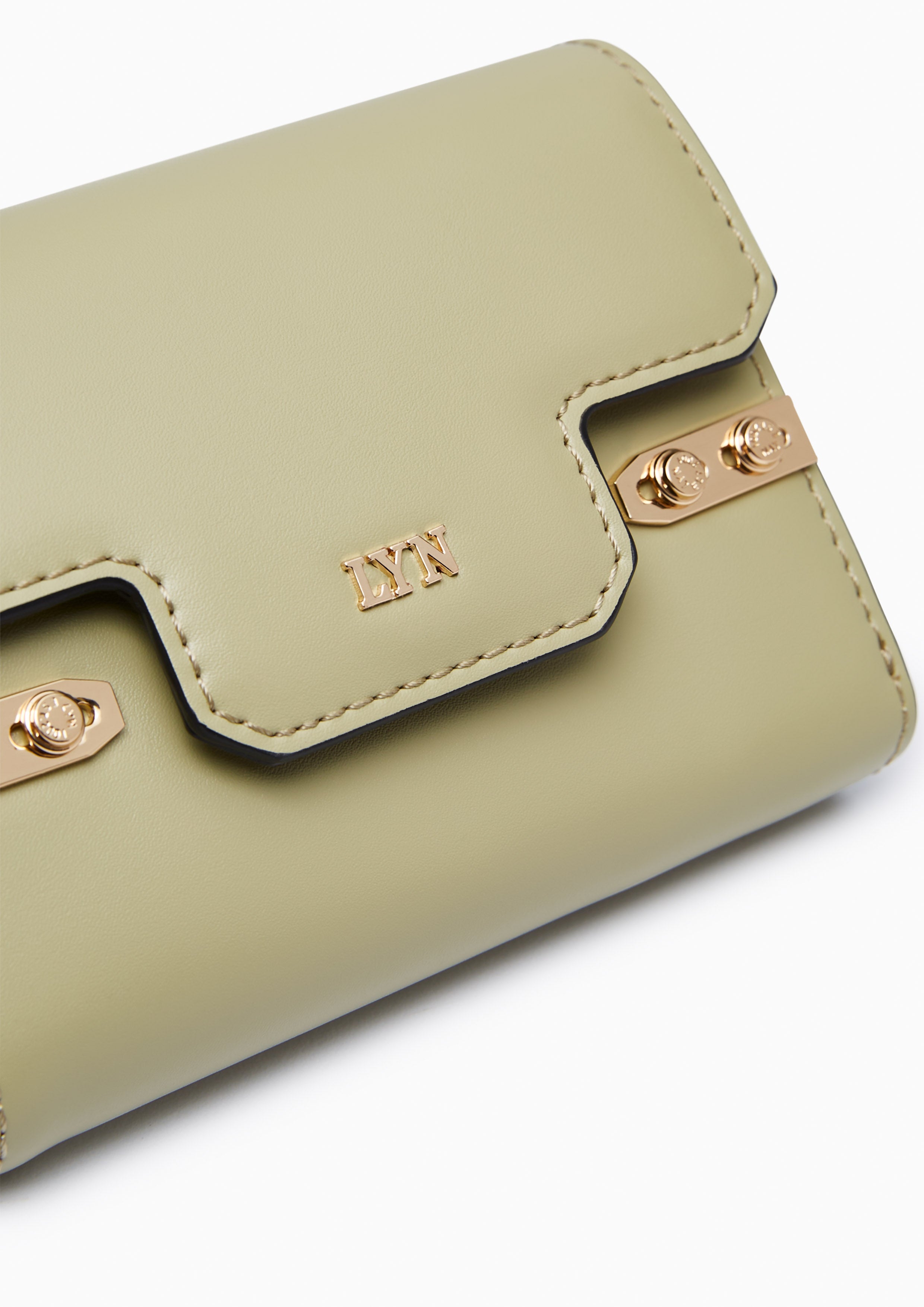 กระเป๋าสตางค์ใบสั้น รุ่น Fineness Revision Short Flap