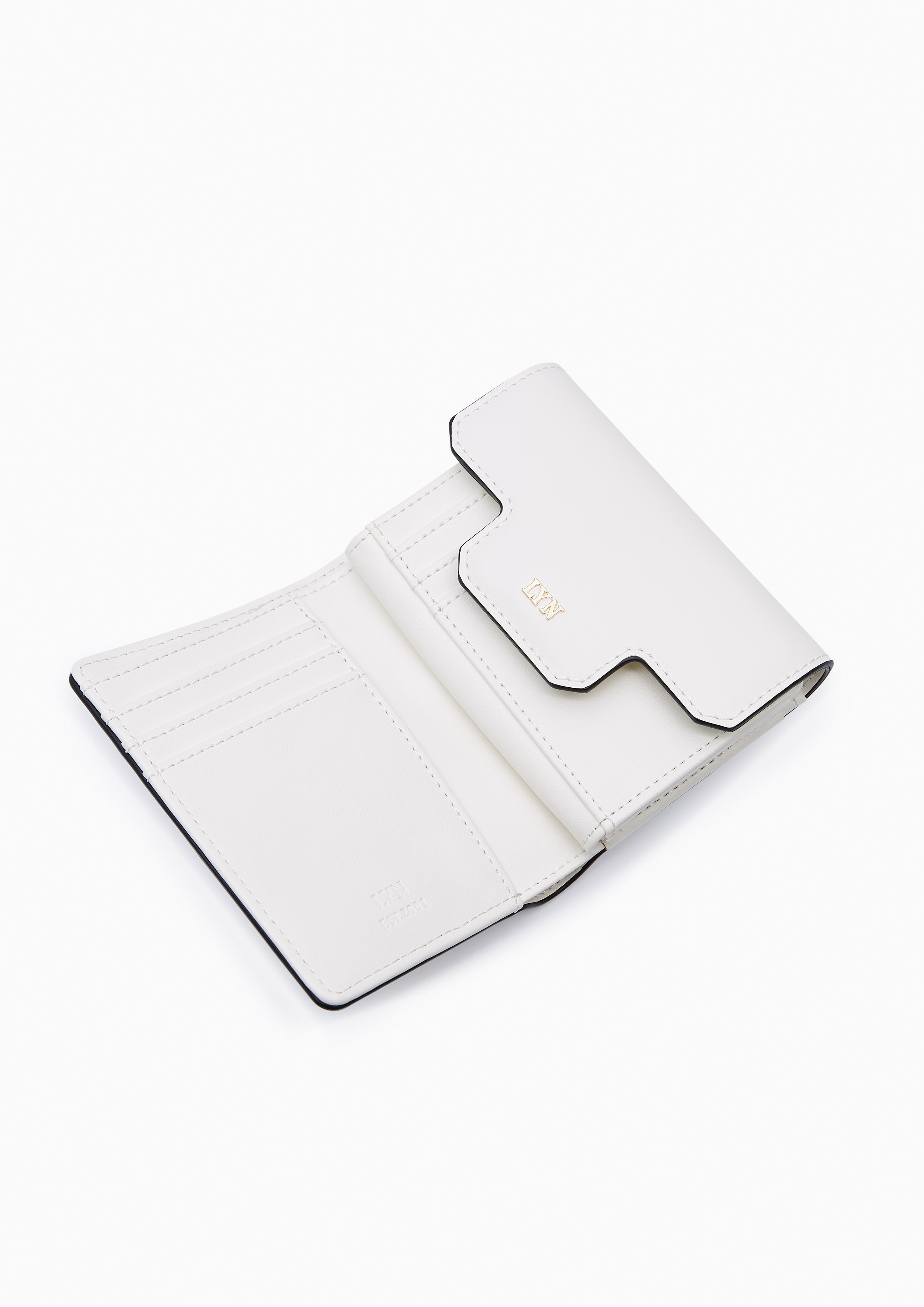 กระเป๋าสตางค์ใบสั้น รุ่น Fineness Revision Short Flap