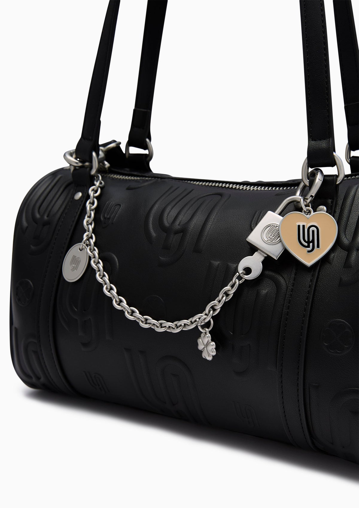 กระเป๋าสะพายไหล่ รุ่น Astrid Duffle L