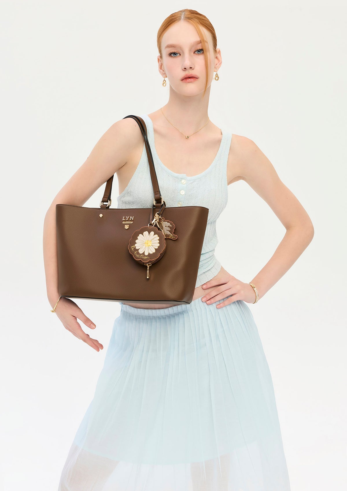 กระเป๋าโท้ท รุ่น Re-Edit Daisy Carina L