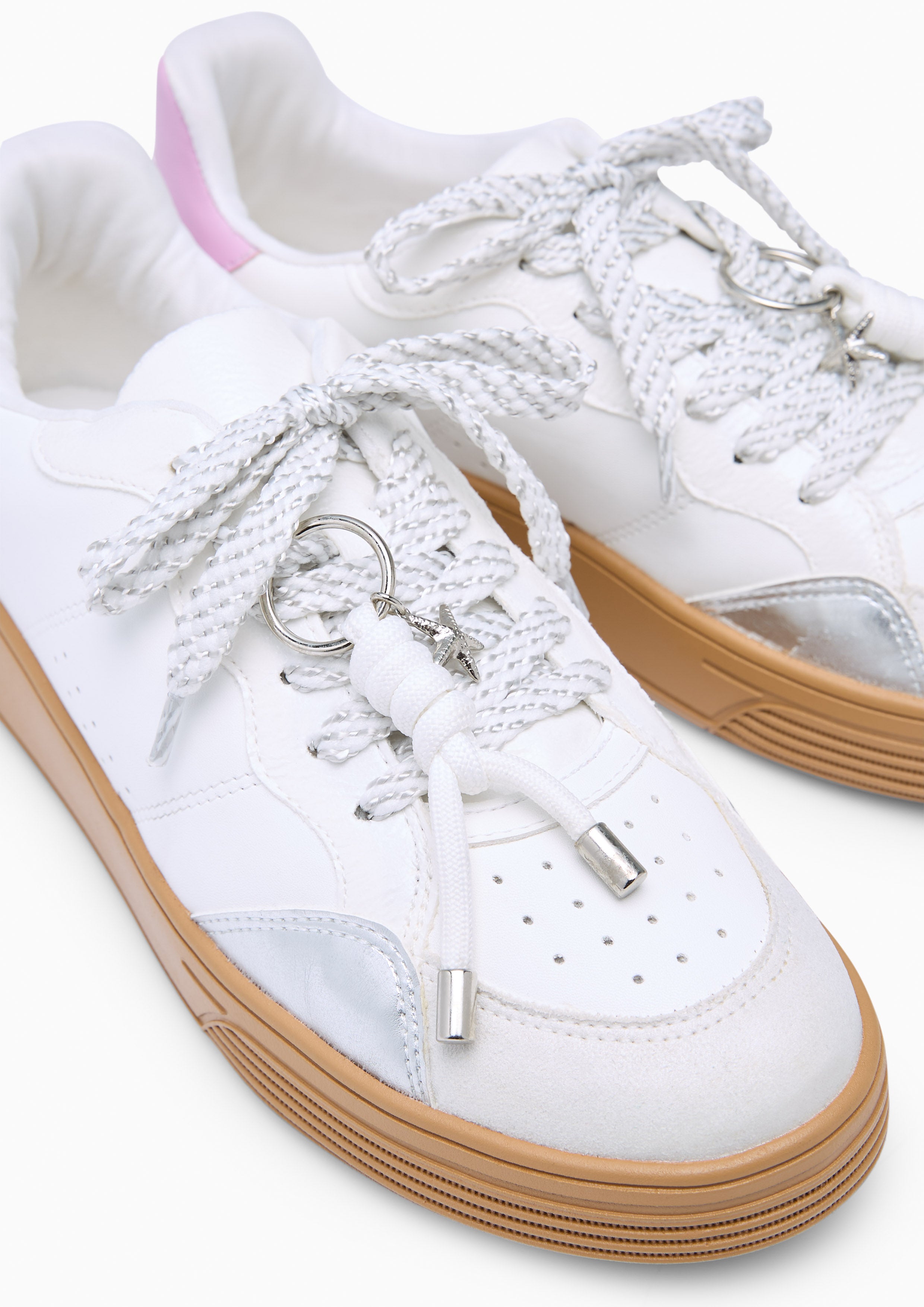 Medal Flat Sneakers White