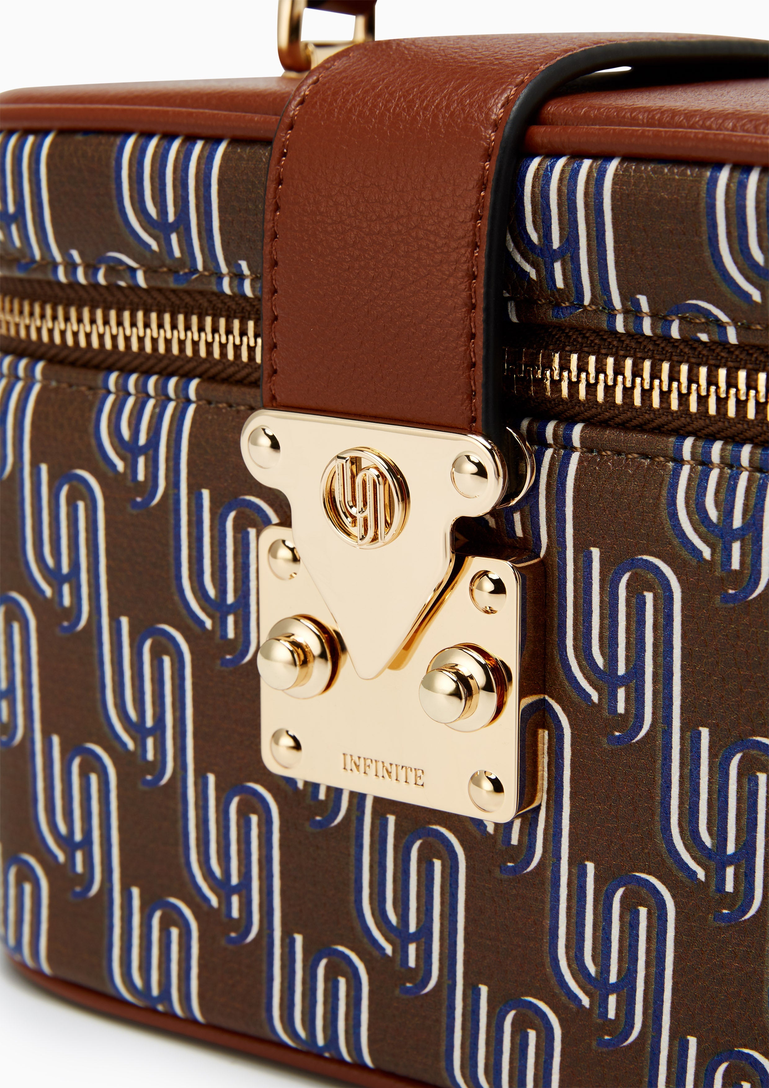 กระเป๋าทรงกล่อง Noel Vanity เ