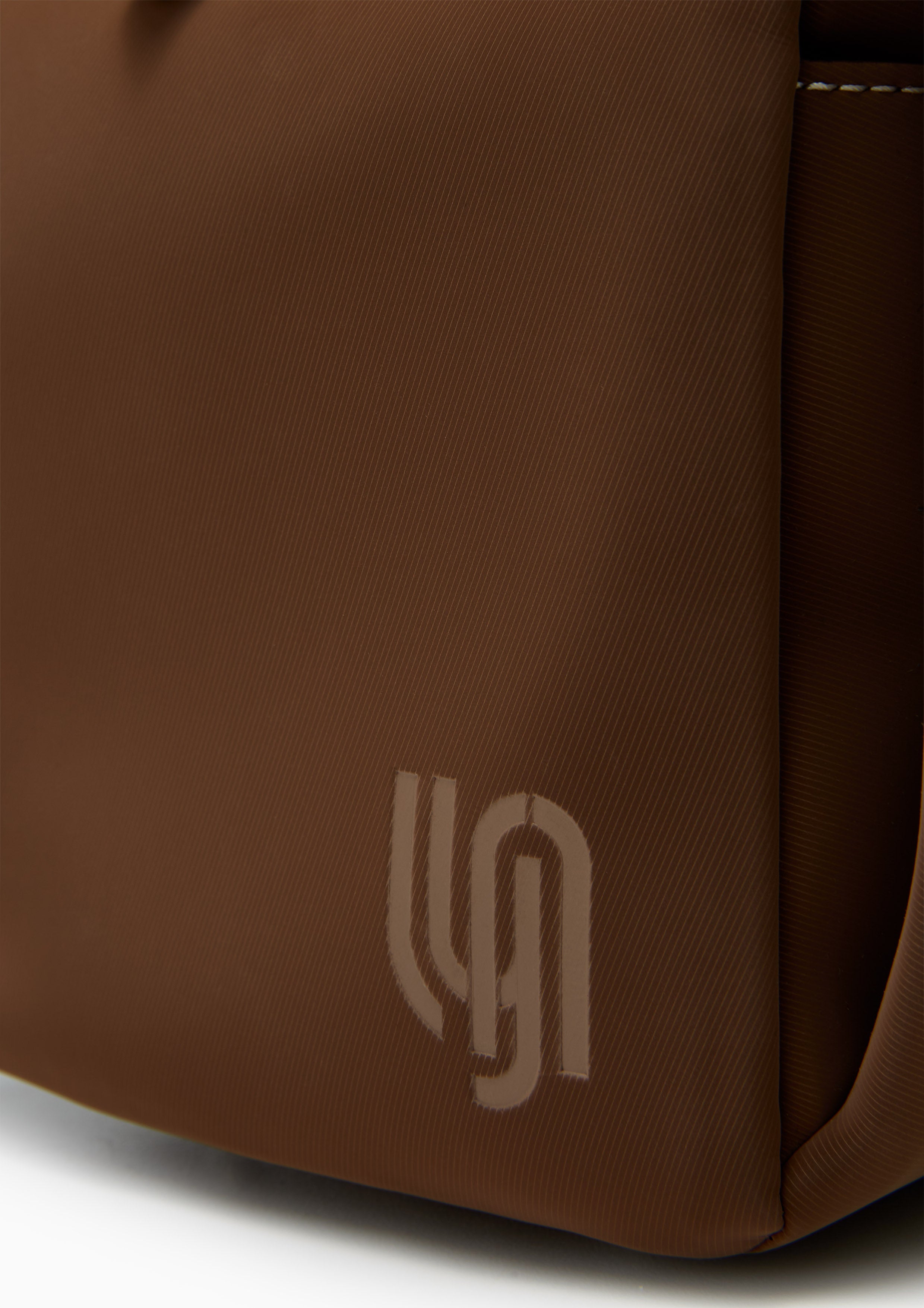 กระเป๋าสะพายไหล่ Walter