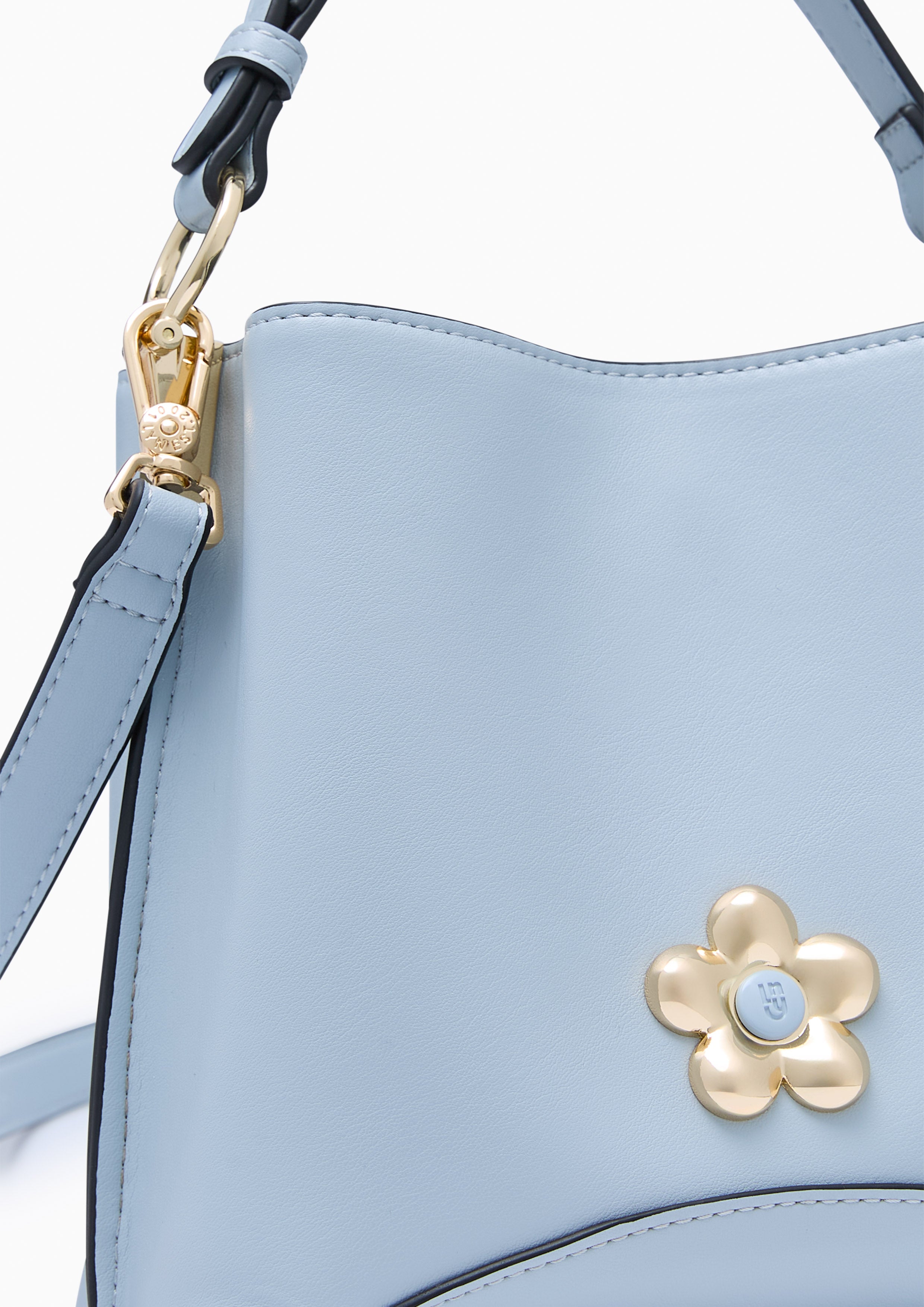 กระเป๋าทรงถัง Dakota