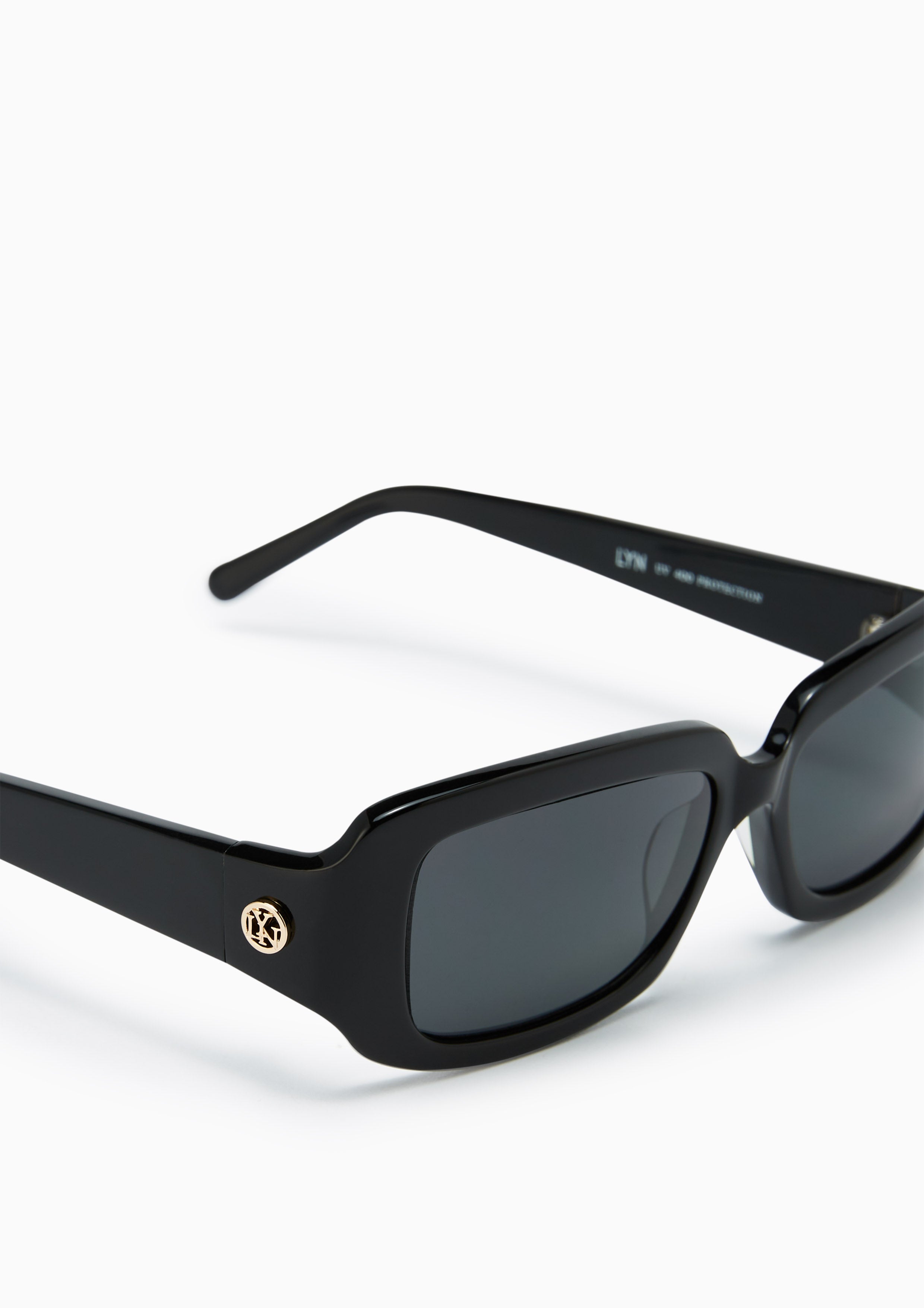 แว่นตากันแดด Elle Sunglasses